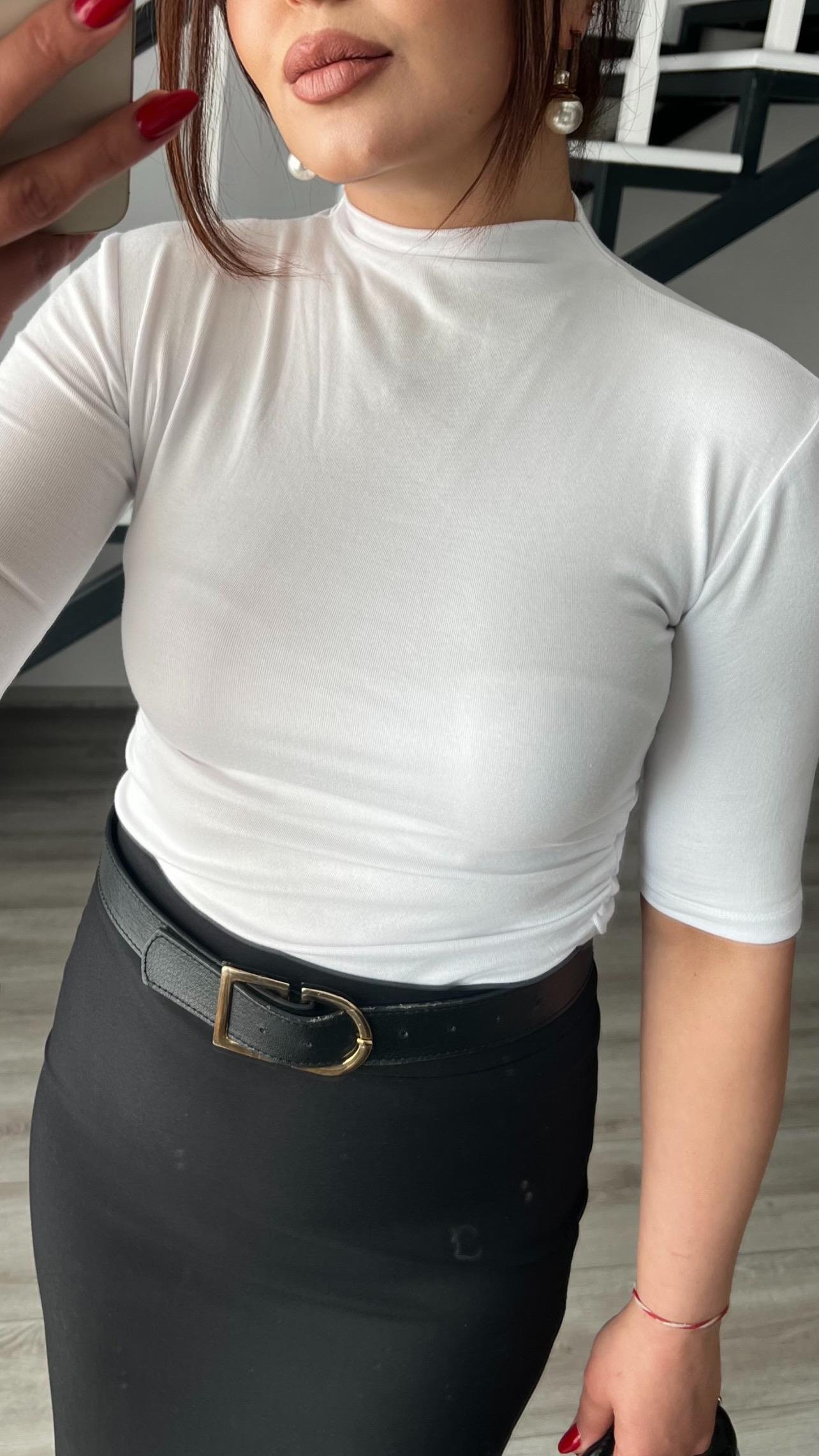 Beyaz Soft Touch Dik Yaka Kısa Kol Bluz 