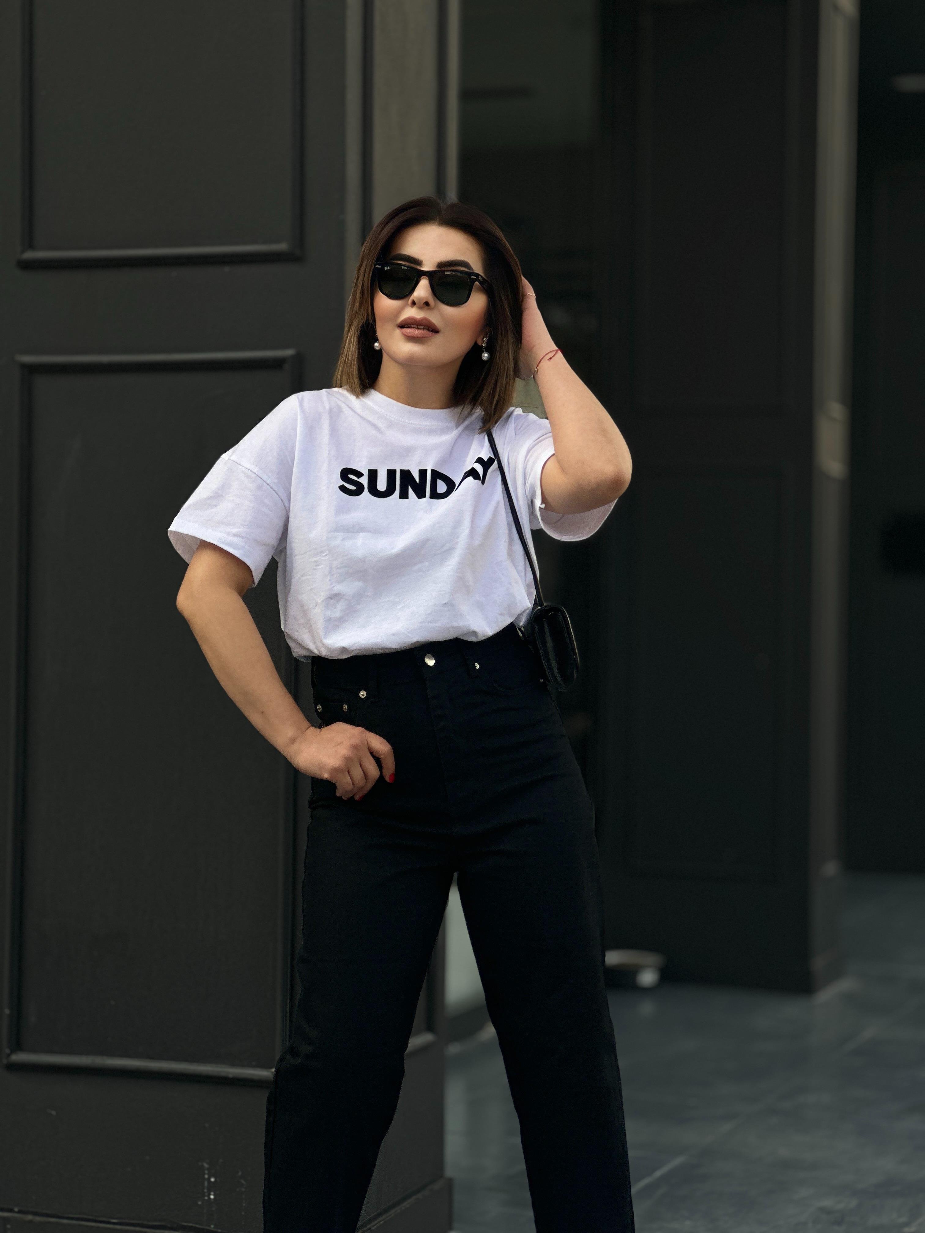 Beyaz Sunday Baskılı Tişört