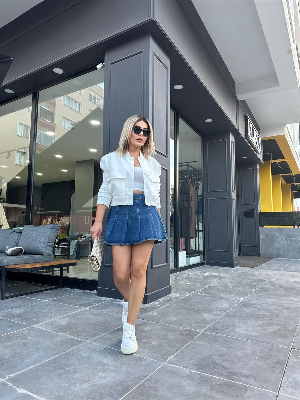 Beyaz Torba Cepli Bomber Ceket
