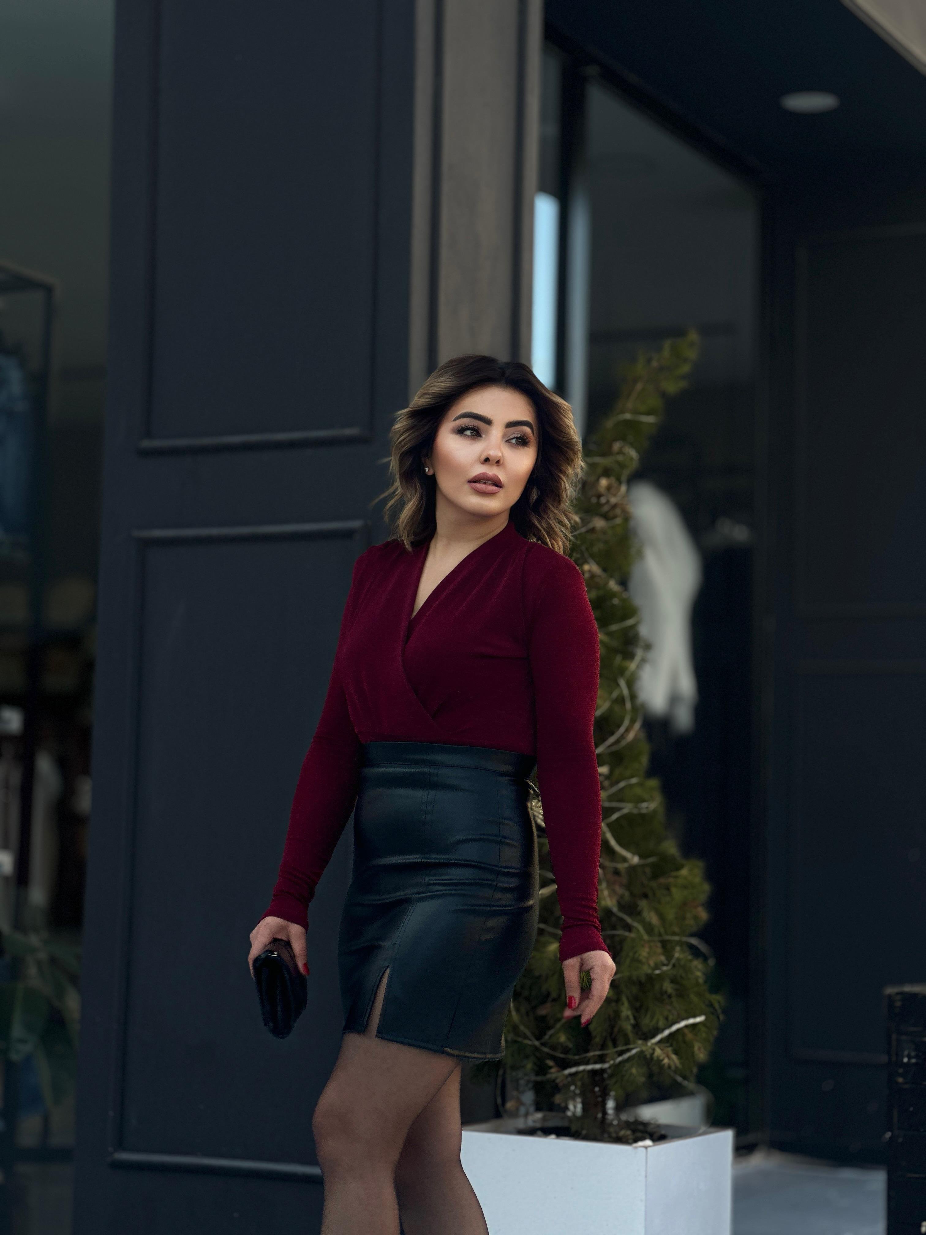 Bordo V Yaka Vatkalı Simli Bluz 