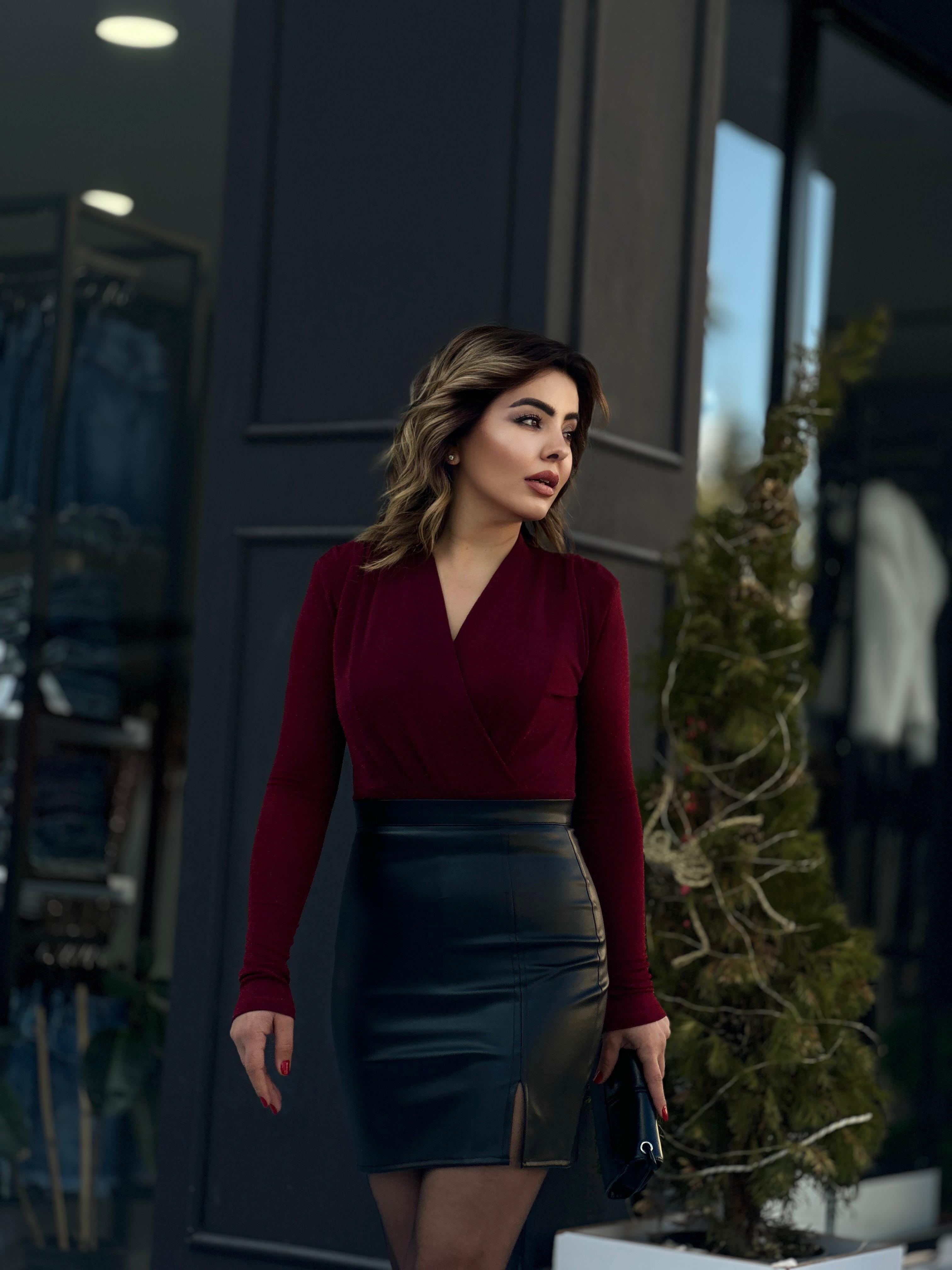 Bordo V Yaka Vatkalı Simli Bluz 