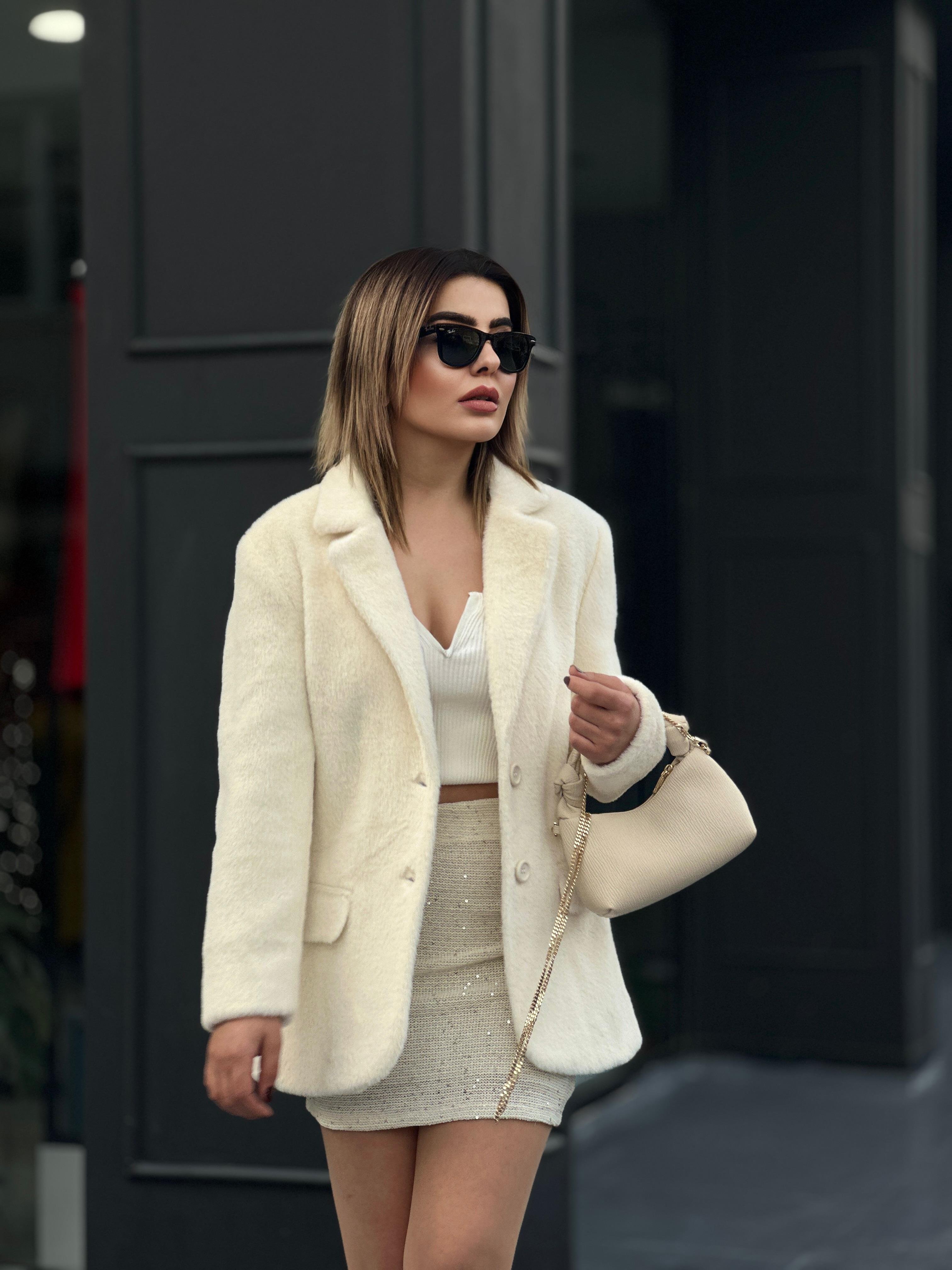 Ekru Çift Cepli Düğmeli Alpaka Ceket