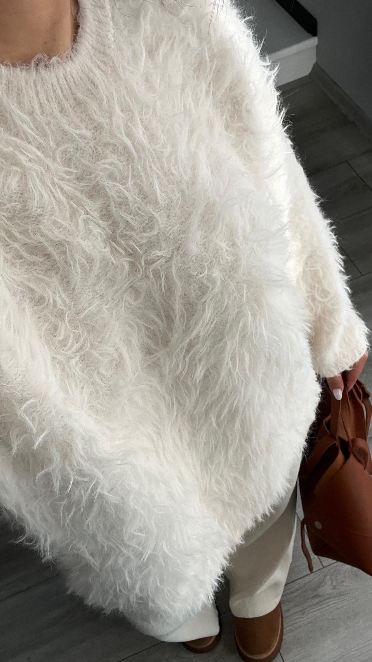 Ekru Oversize Peluş Kazak 