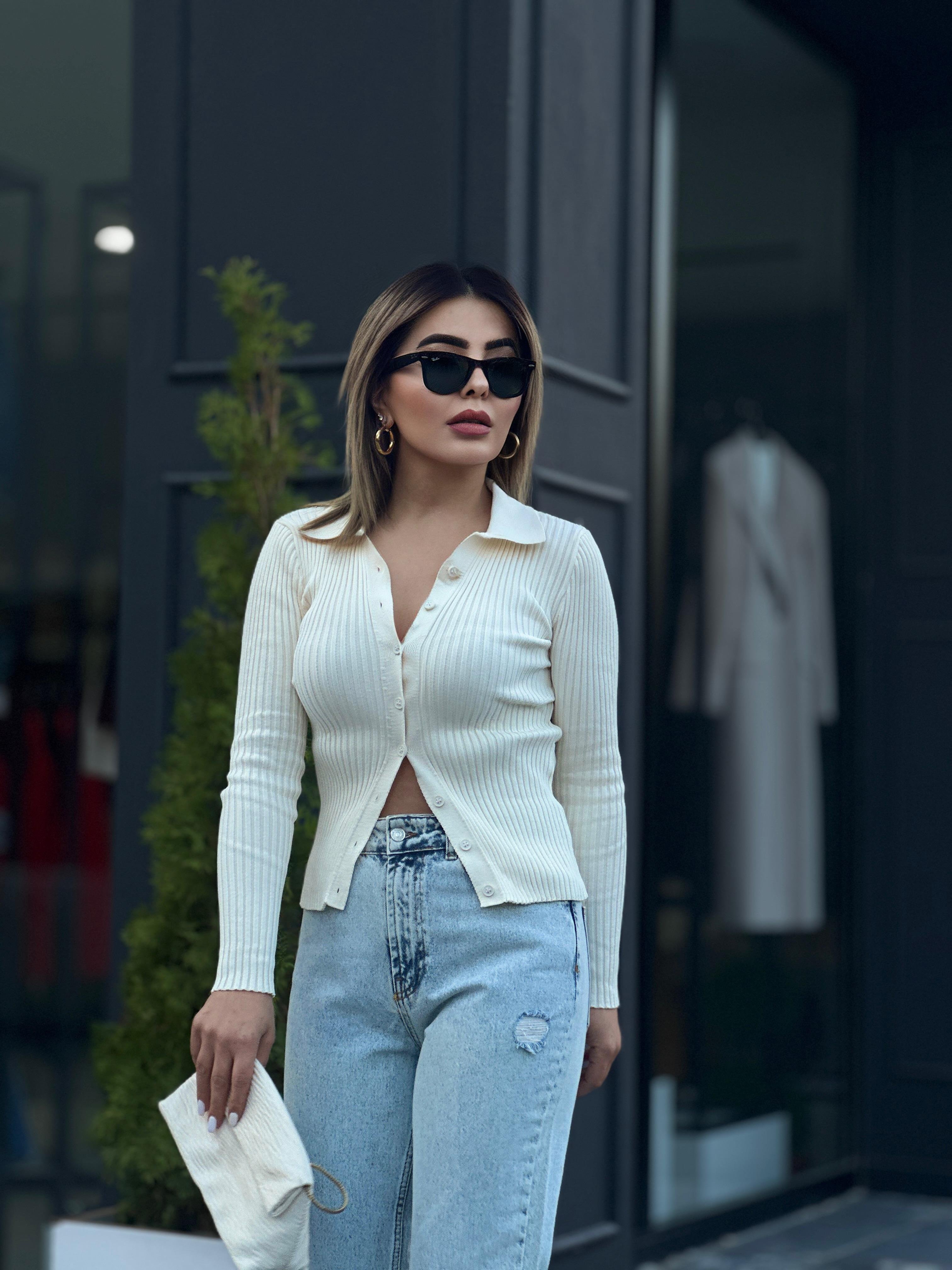 Ekru Polo Yaka Çelik Örme Düğmeli Triko Bluz 