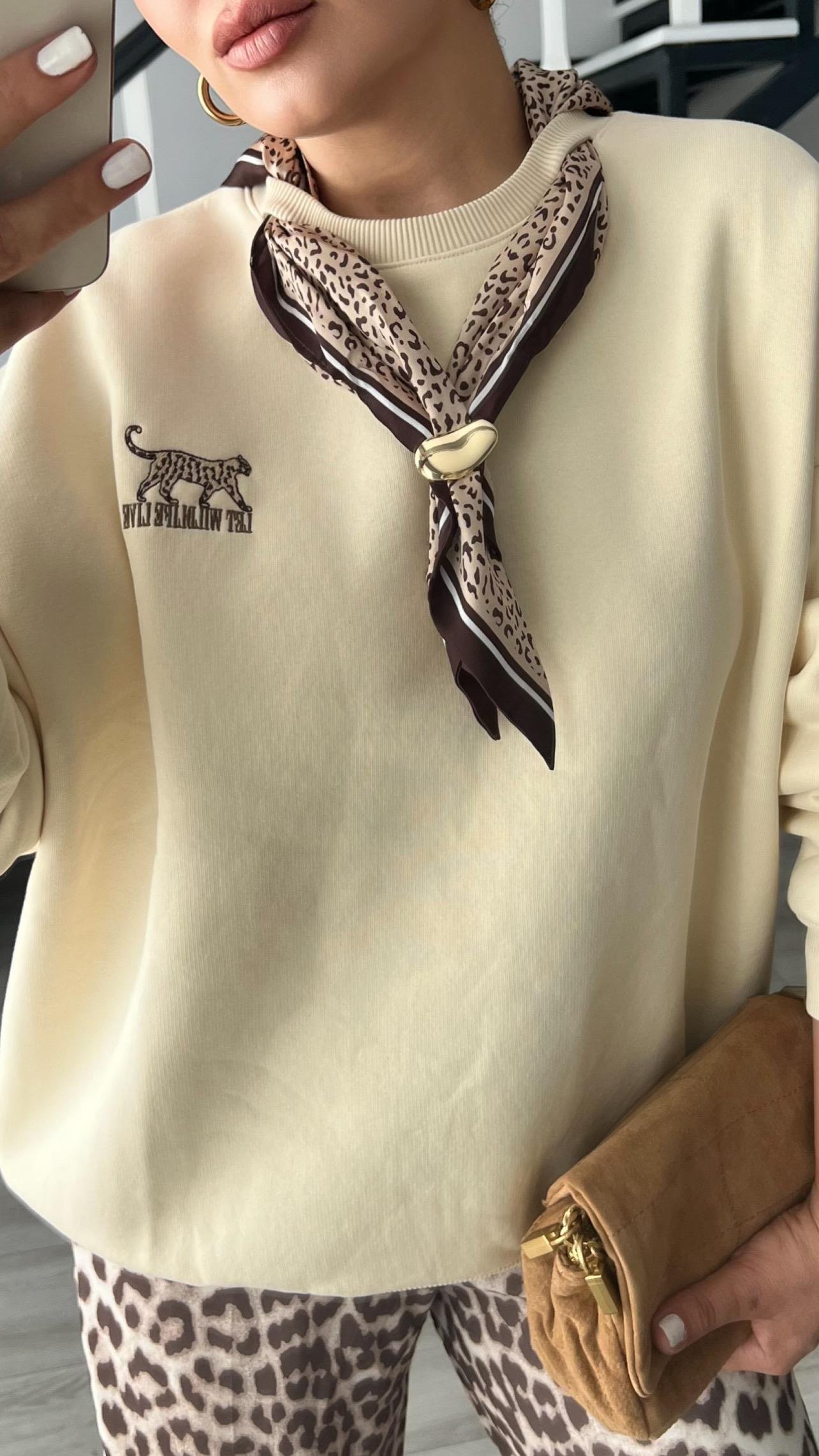 Gold Aksesuarlı Leopar Desen Fular Detaylı Sweatshirt