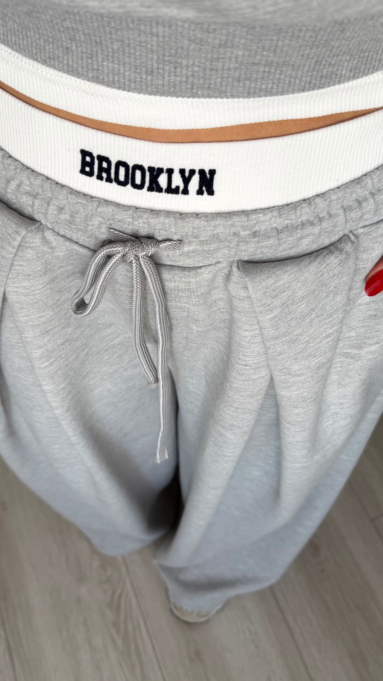 Gri Brooklyn İşlemeli Tasarım Takım