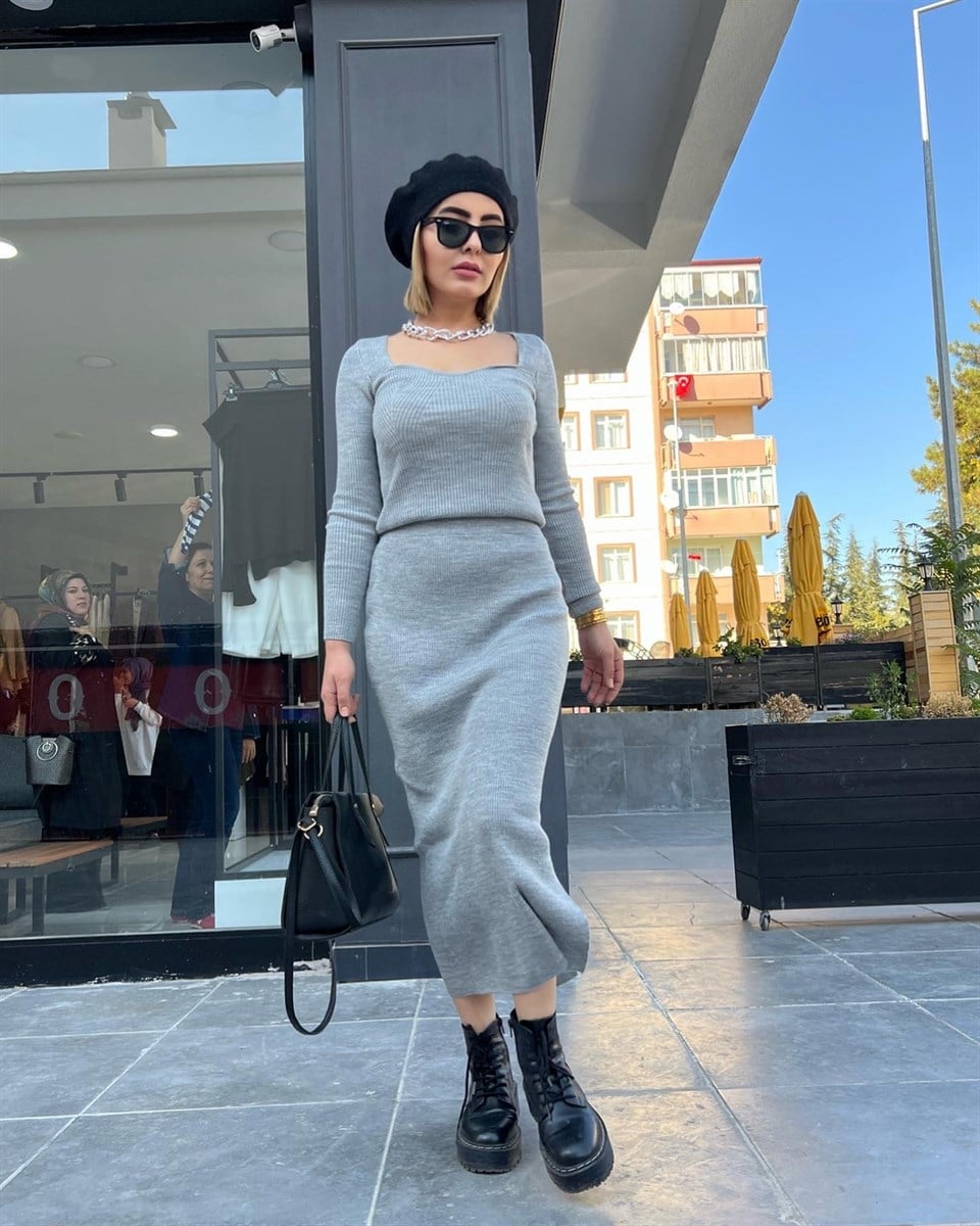 Gri Etekli Triko Takım