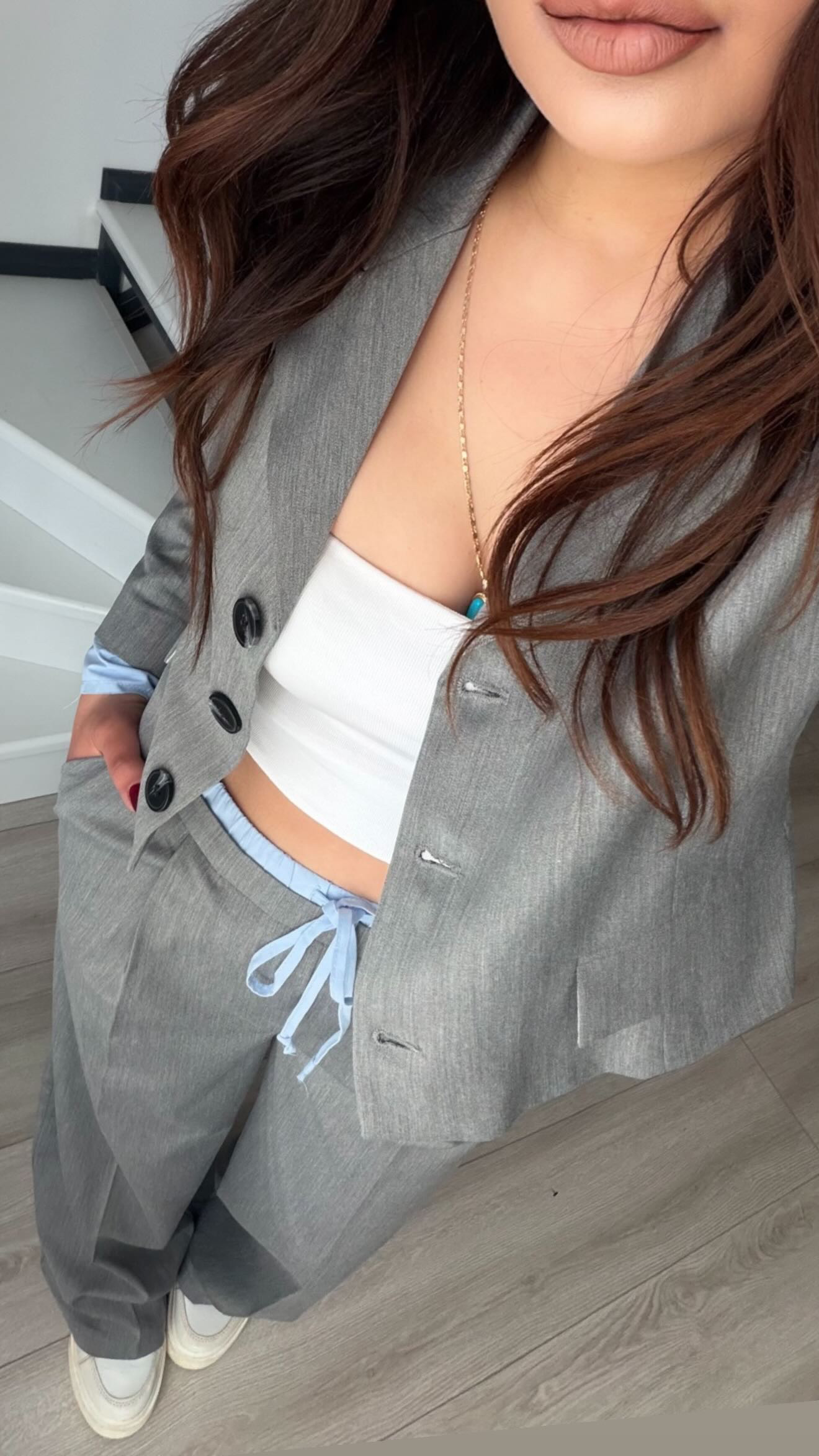 Gri Kol ve Bel Detaylı Crop Ceket-Pantolon Takım