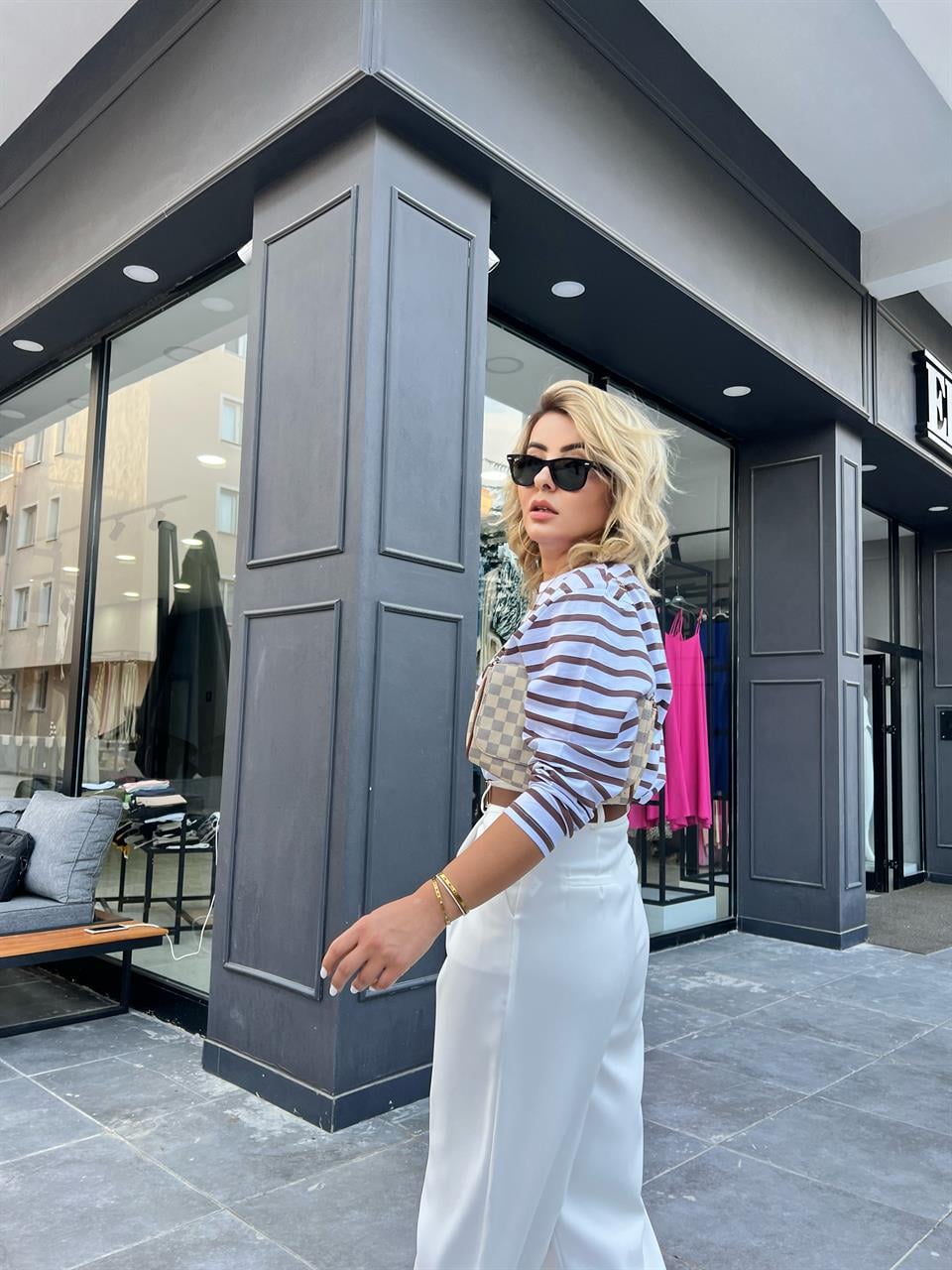 Kahve Beyaz Çizgili Sweatshirt