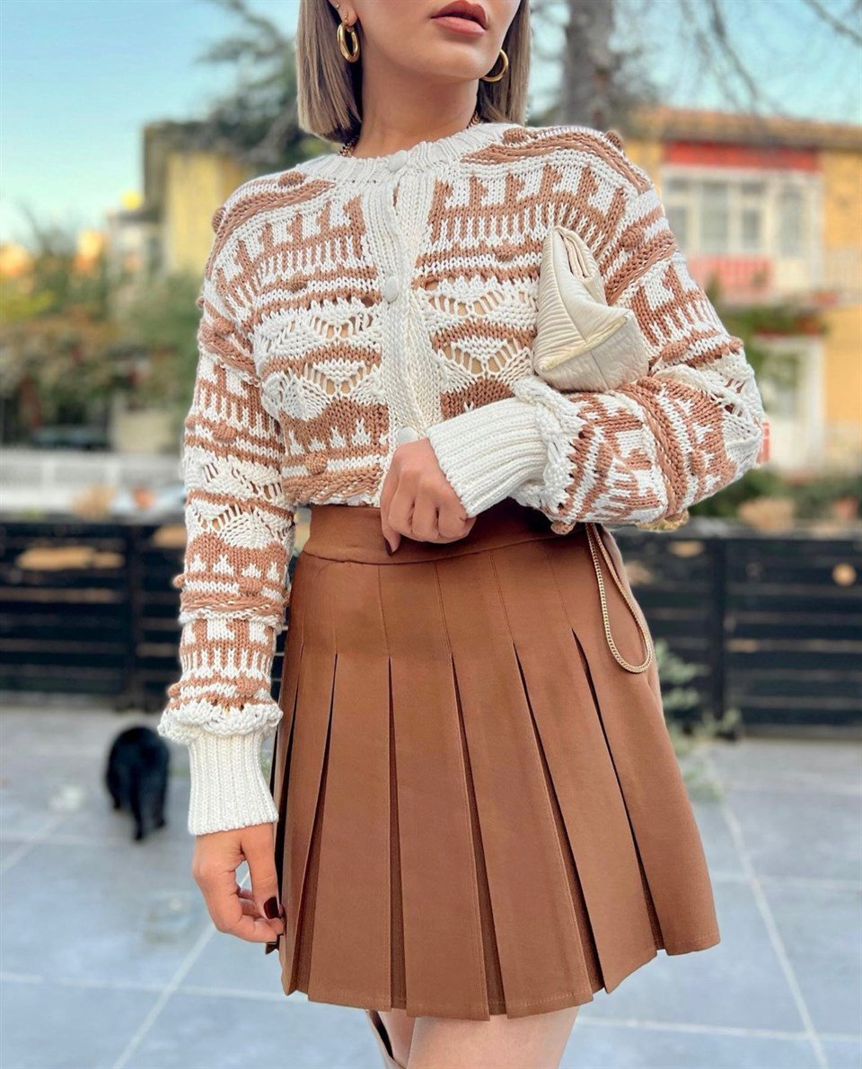 Kahve Pliseli Astarı Şortlu Etek