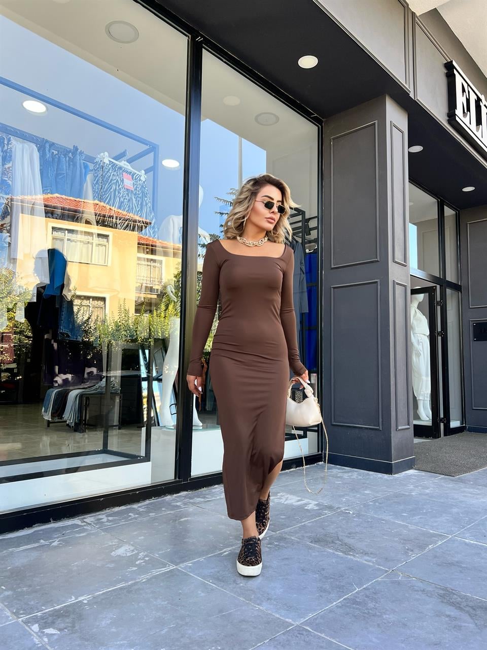Kahve Sandy Kumaş Yırtmaçlı Maxi Boy Elbise