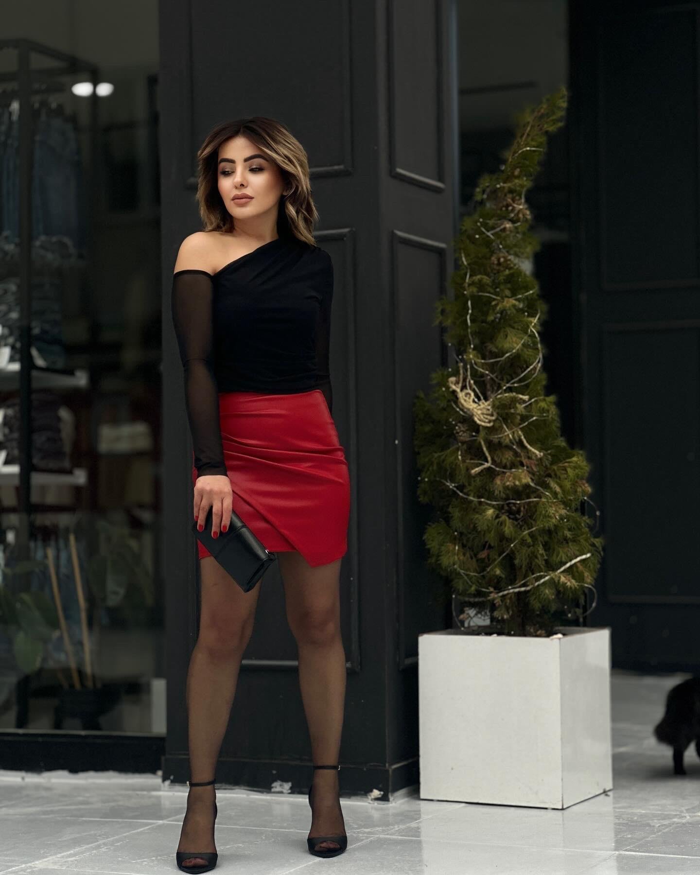 Kırmızı Mini Drapeli Deri Etek