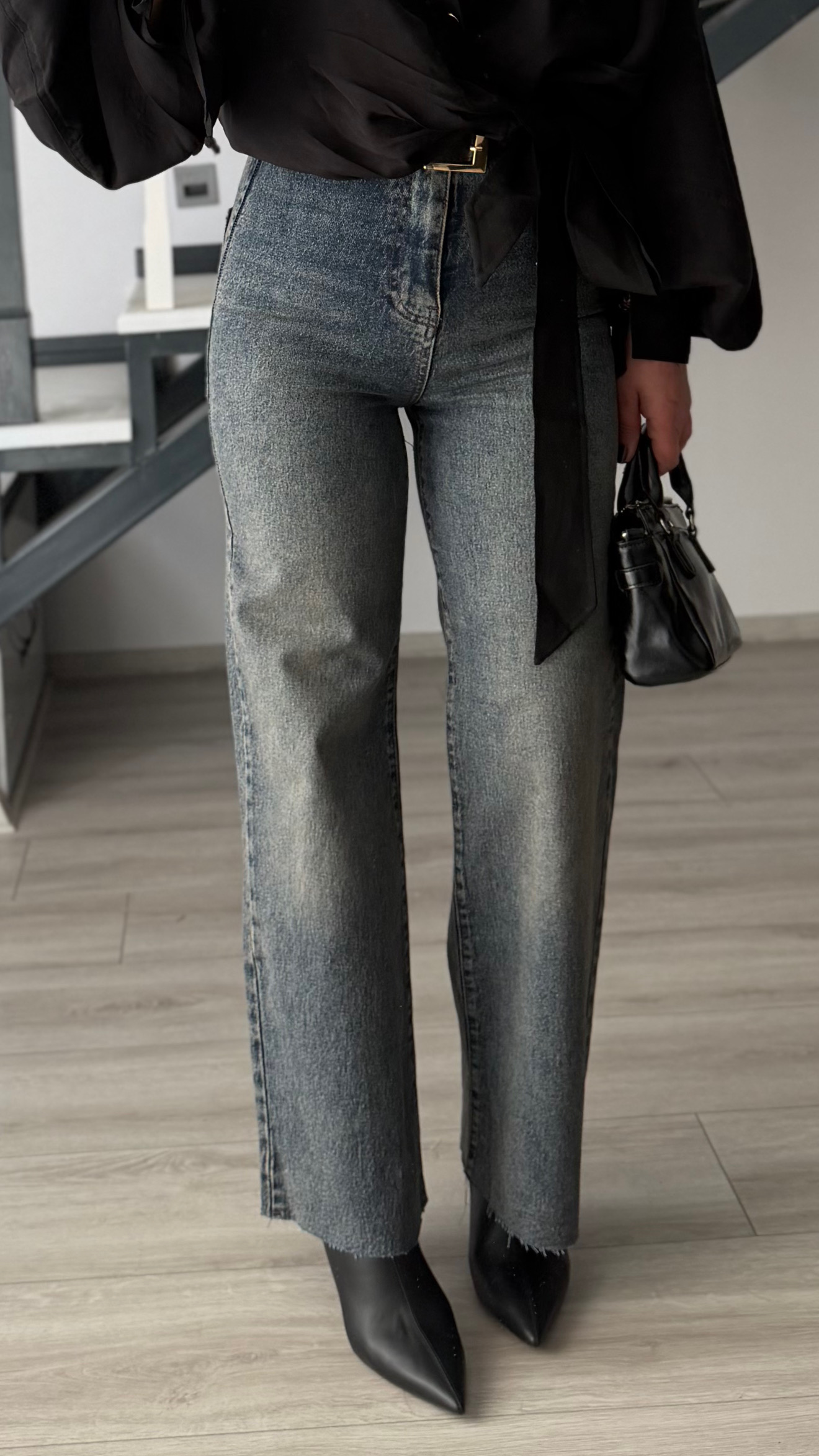 Koyu Mavi Yıkamalı Kemerli Straight Jean