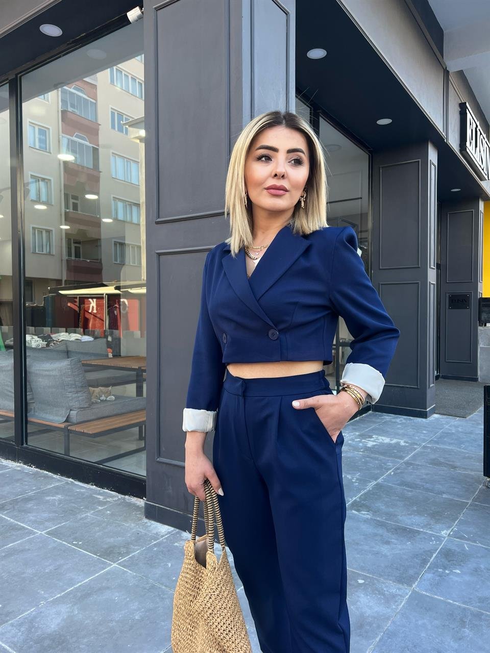 Lacivert Tek Düğmeli Crop Ceket