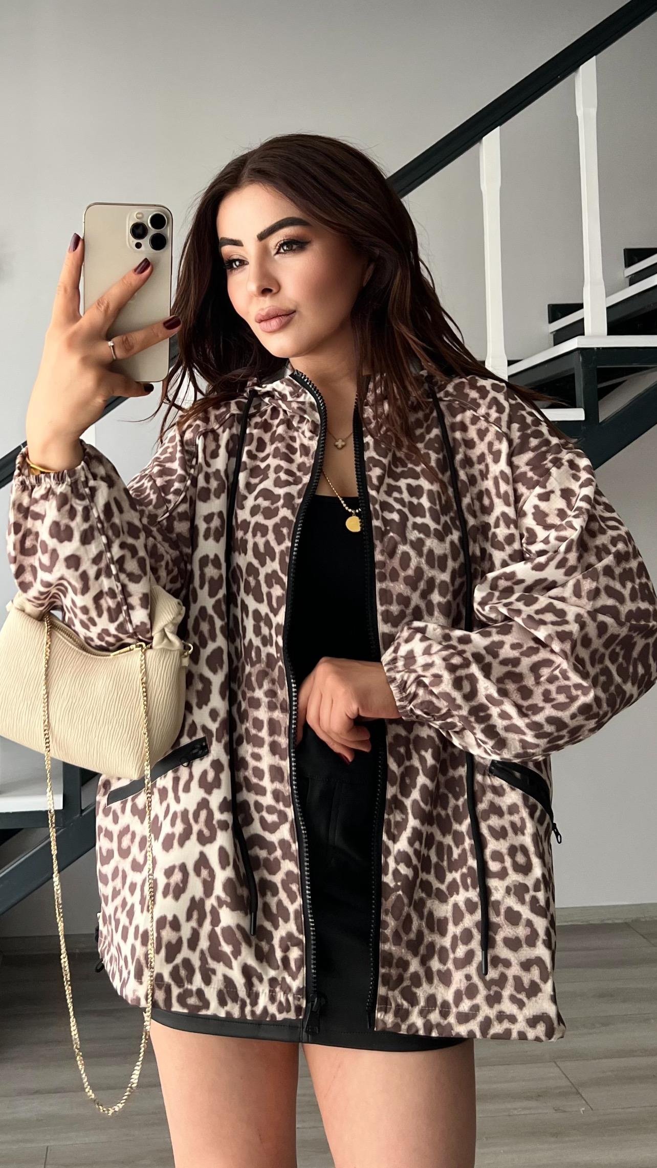 Leopar Desen Kapüşonlu Yağmurluk