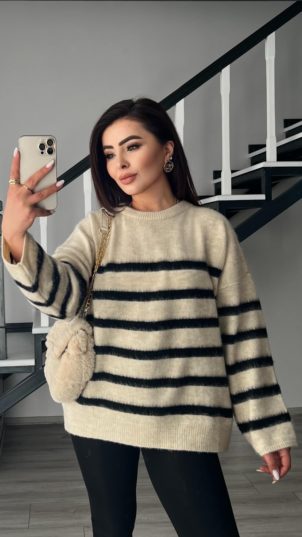 Marka Model Çizgi Geçişli Tüylü Kazak 