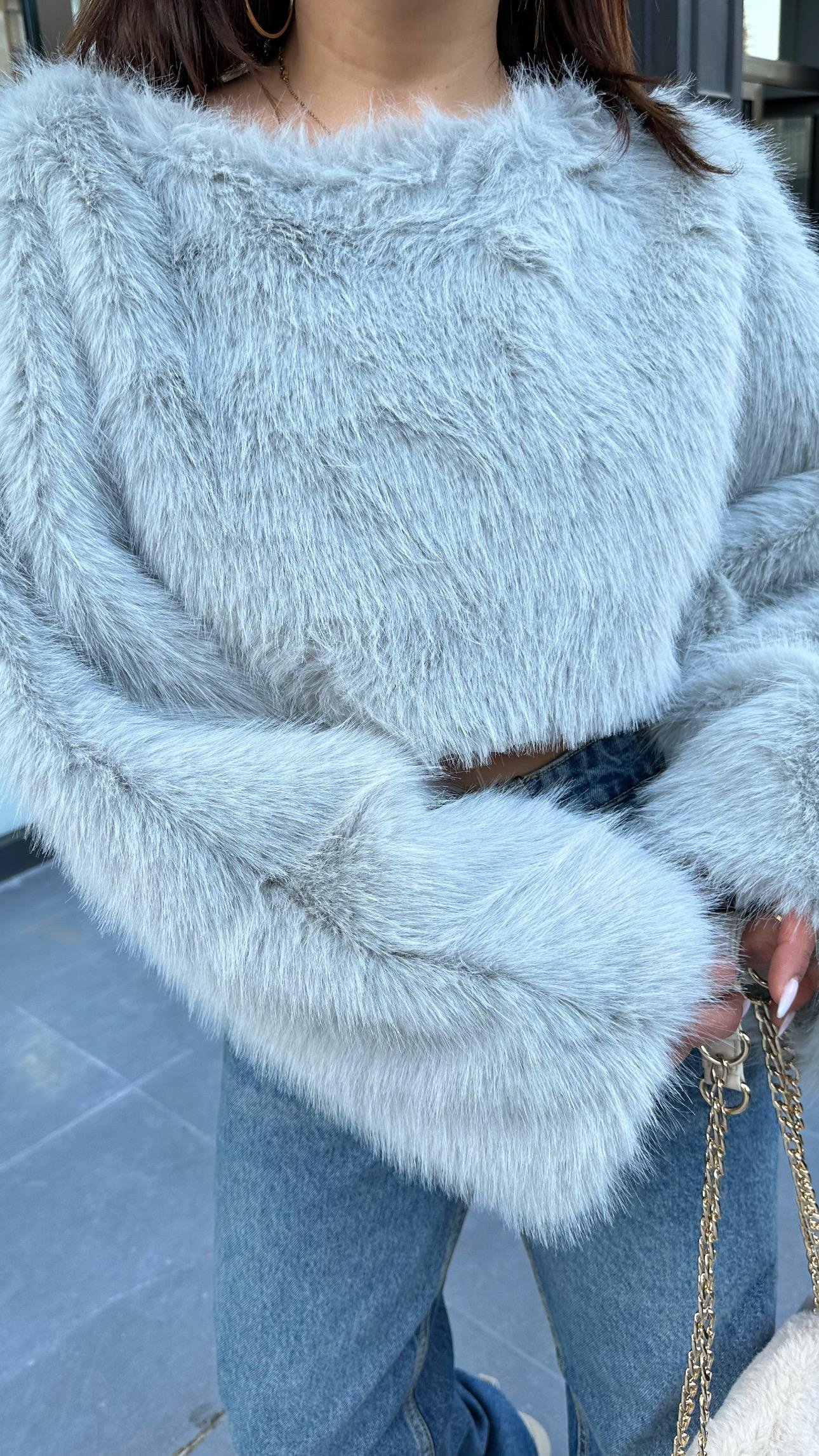 Marka Model Gri Crop Kürk 