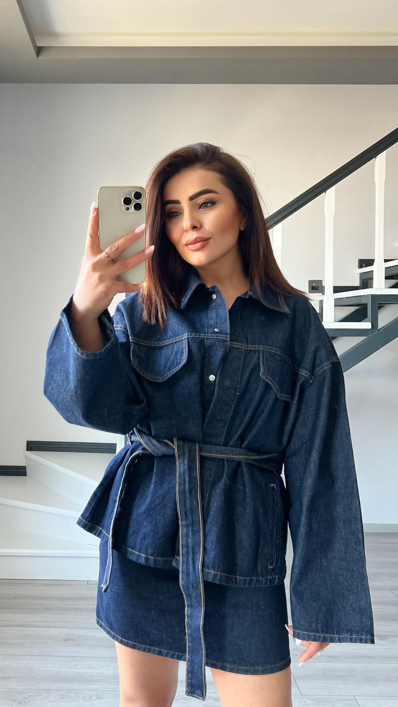 Marka Model Lacivert Belden Bağlamalı Çıtçıtlı Gömlek 