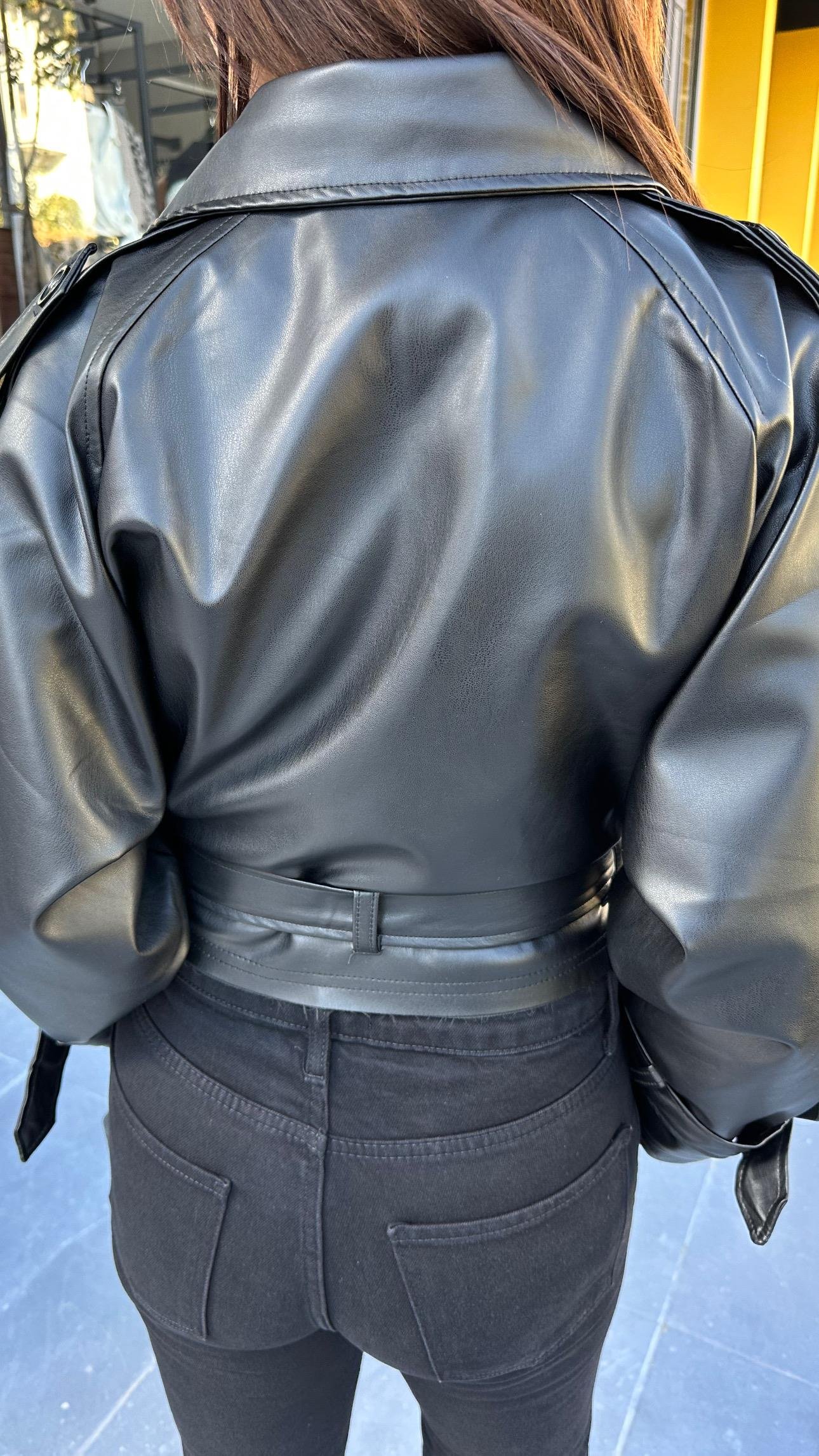 Marka Model Siyah Crop Deri Ceket