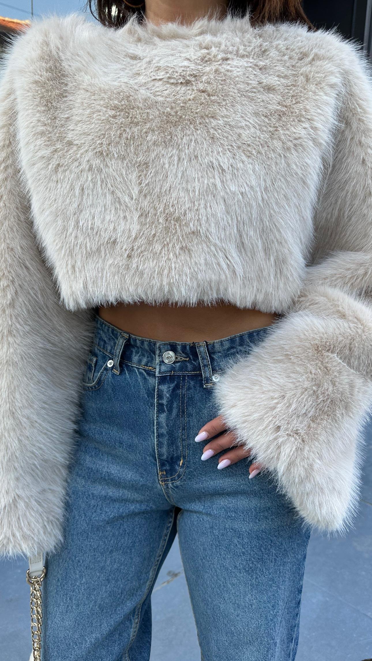 Marka Model Taş Crop Kürk 