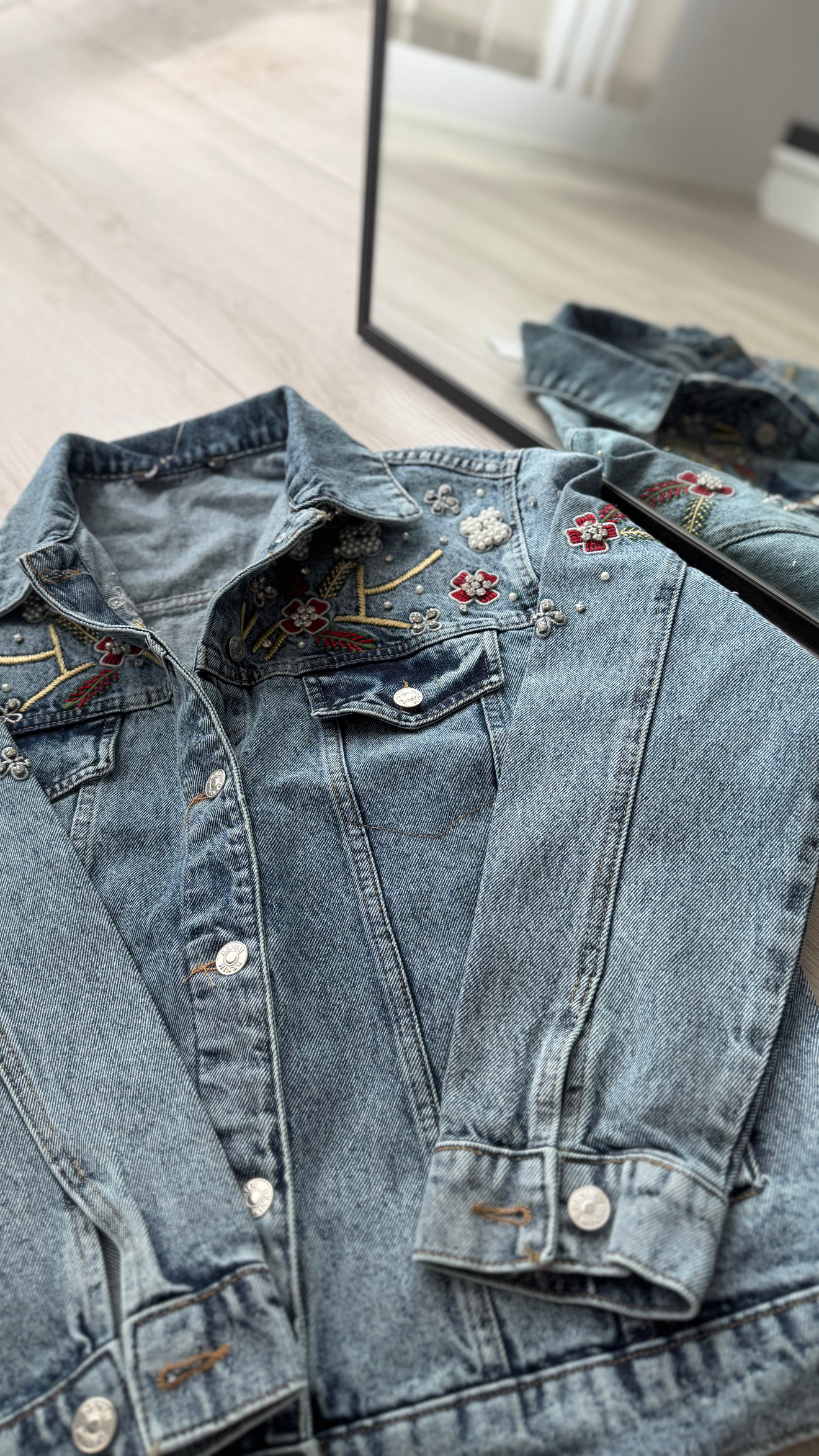 Mavi Taşlı-Nakış İşlemeli Denim Ceket