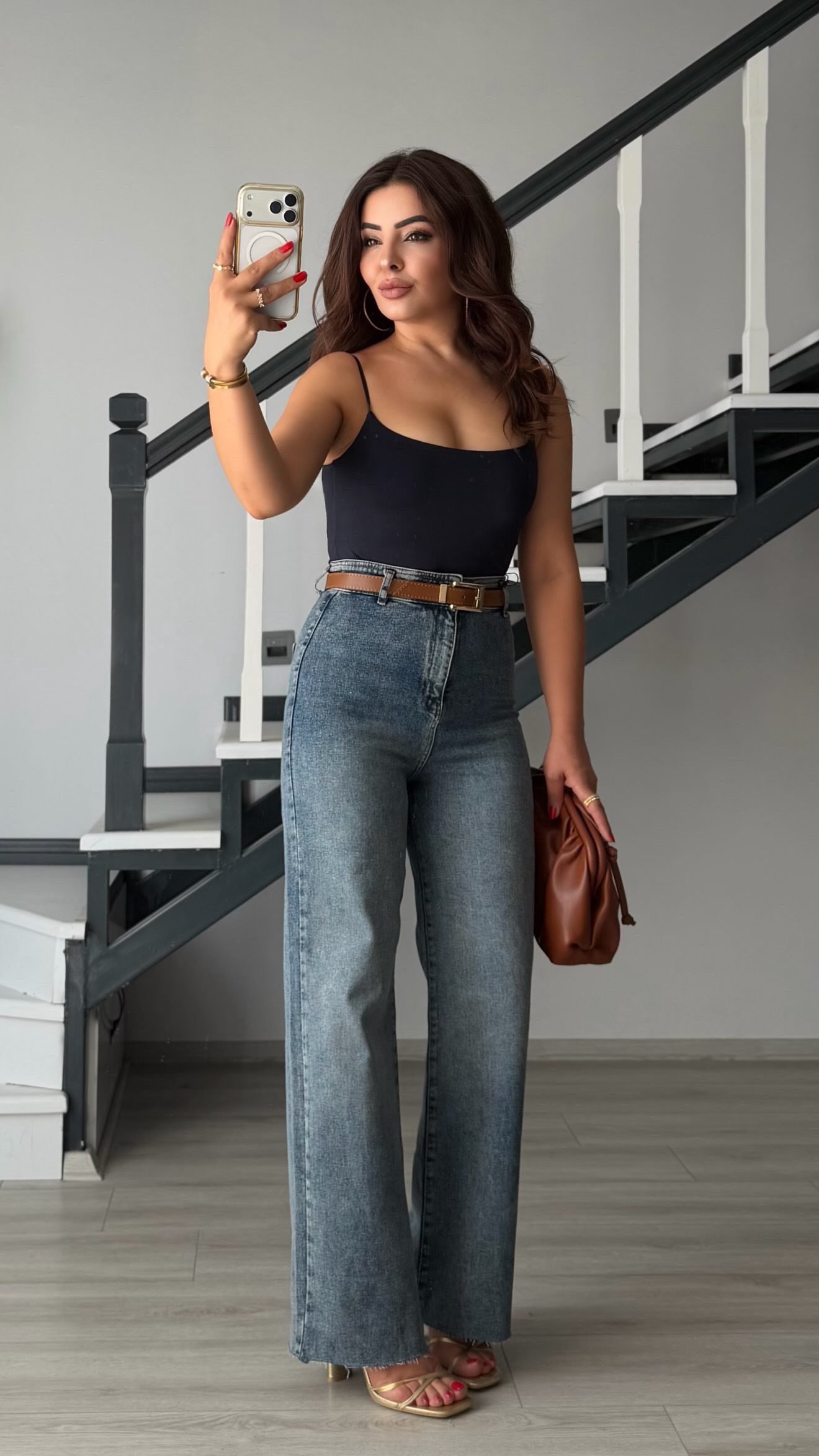 Mavi Yıkamalı Kemerli Likralı Straight Jean