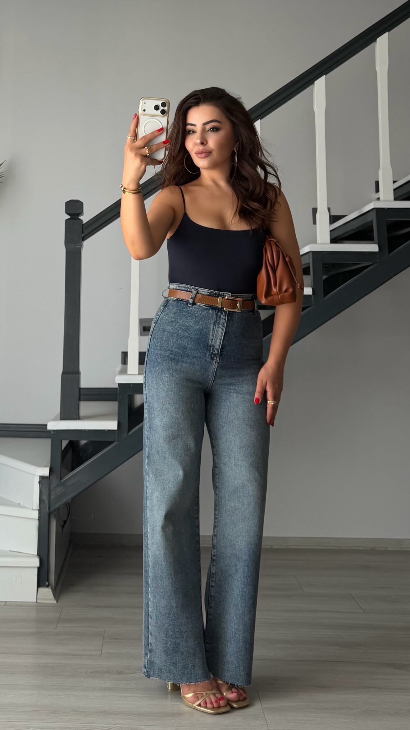 Mavi Yıkamalı Kemerli Likralı Straight Jean