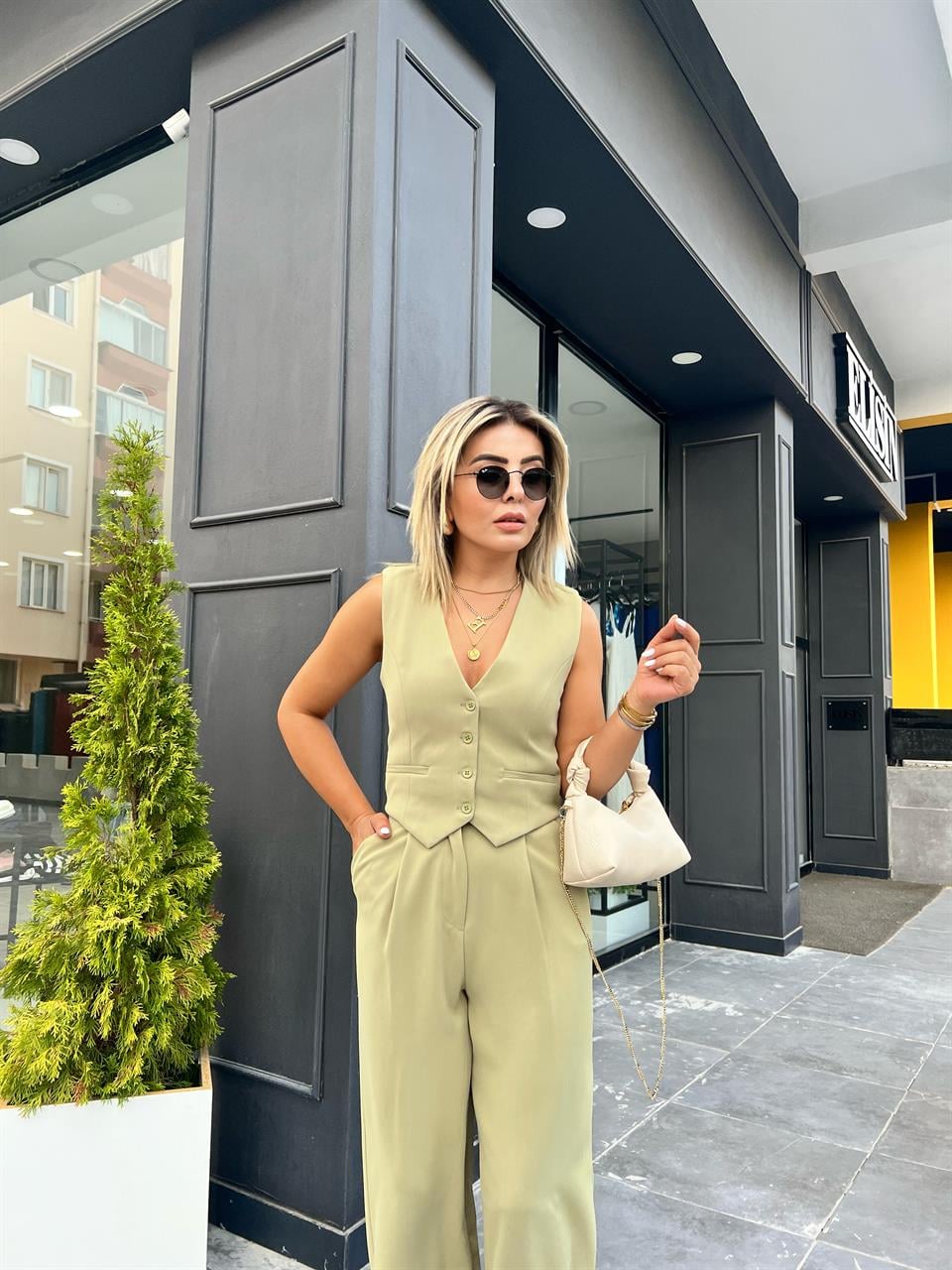 Olive Düğmeli Yelek