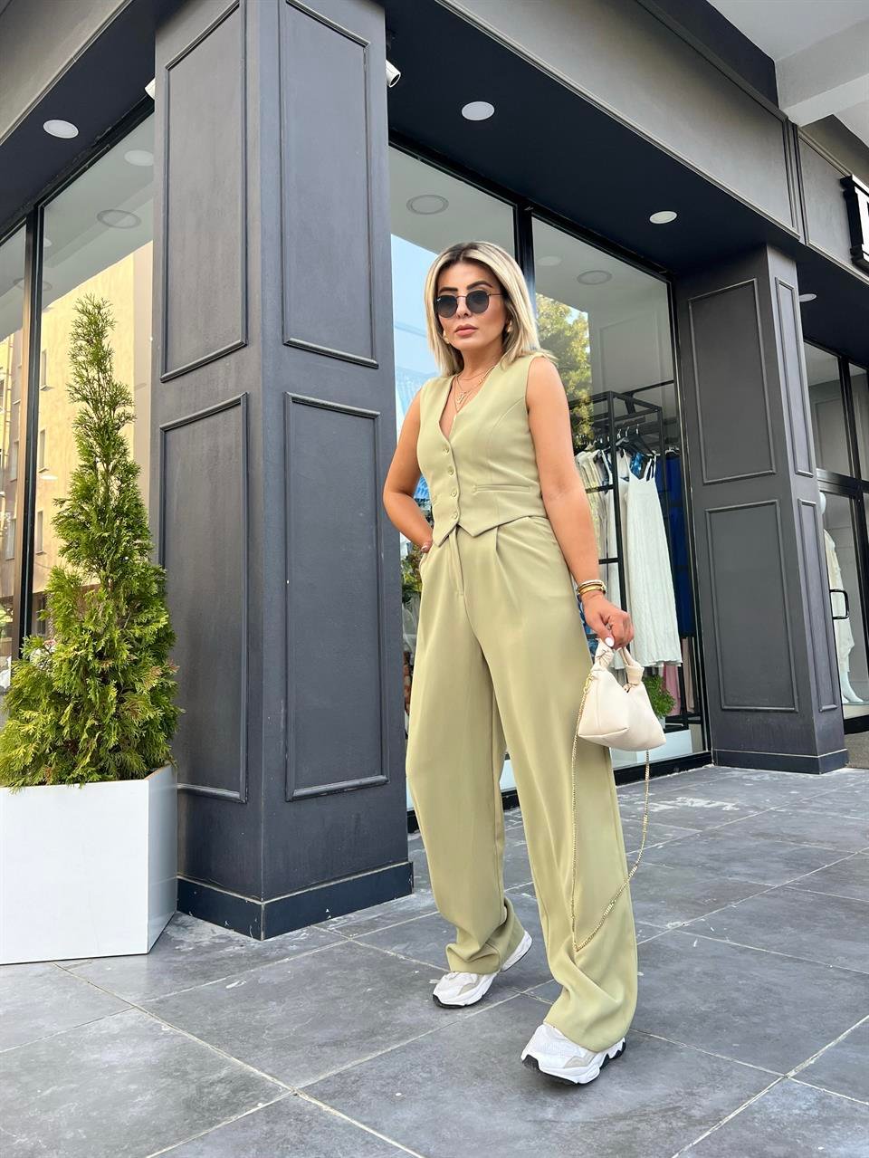 Olive Düğmeli Yelek