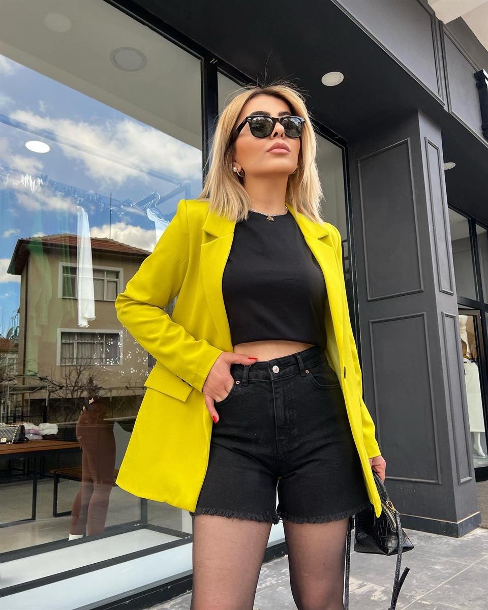 Paça Ucu Tüylü Siyah Şort 