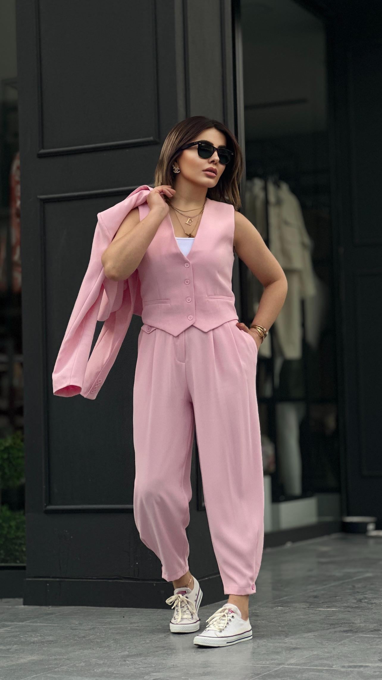 Pembe Düğmeli Yelek 