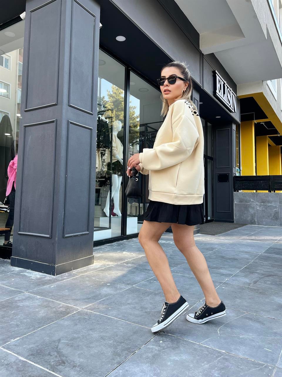 Sırt Leopar Baskılı Sweatshirt 