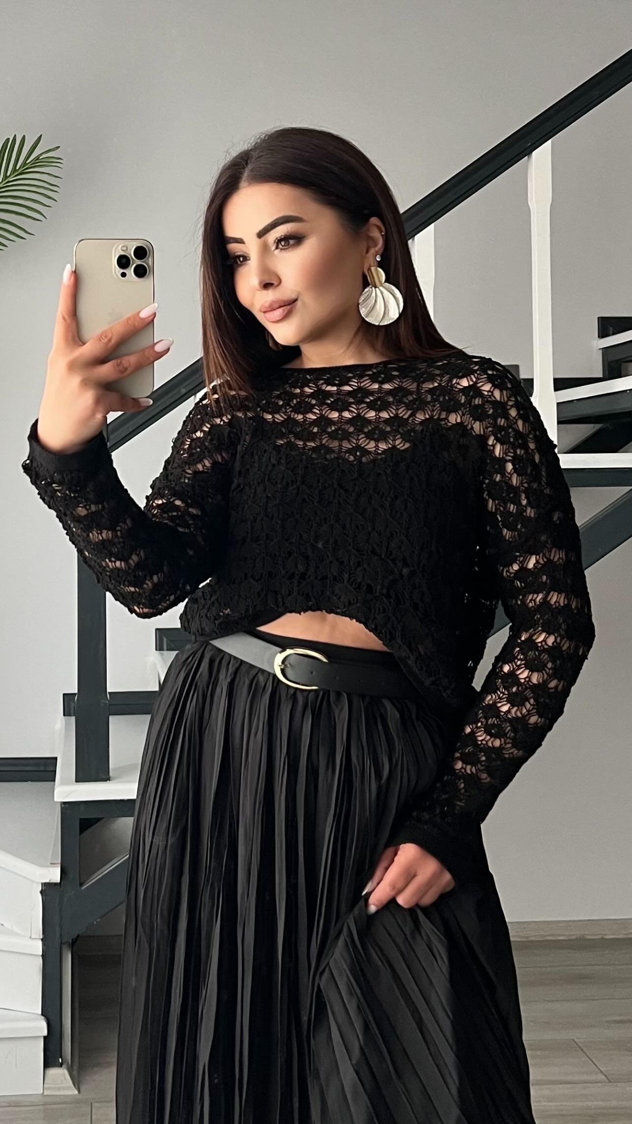 Siyah Ajurlu Bluz 