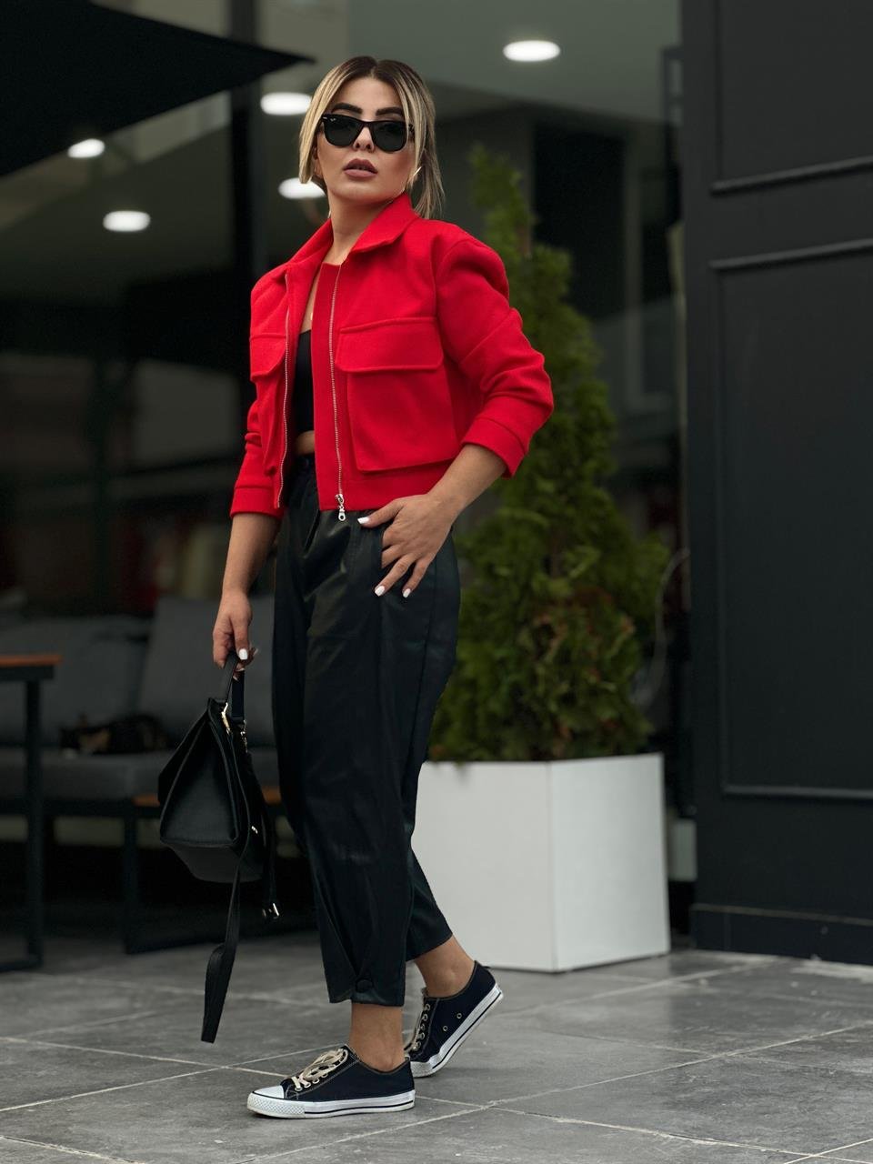 Siyah Deri Paça Düğmeli Slouchy Pantolon