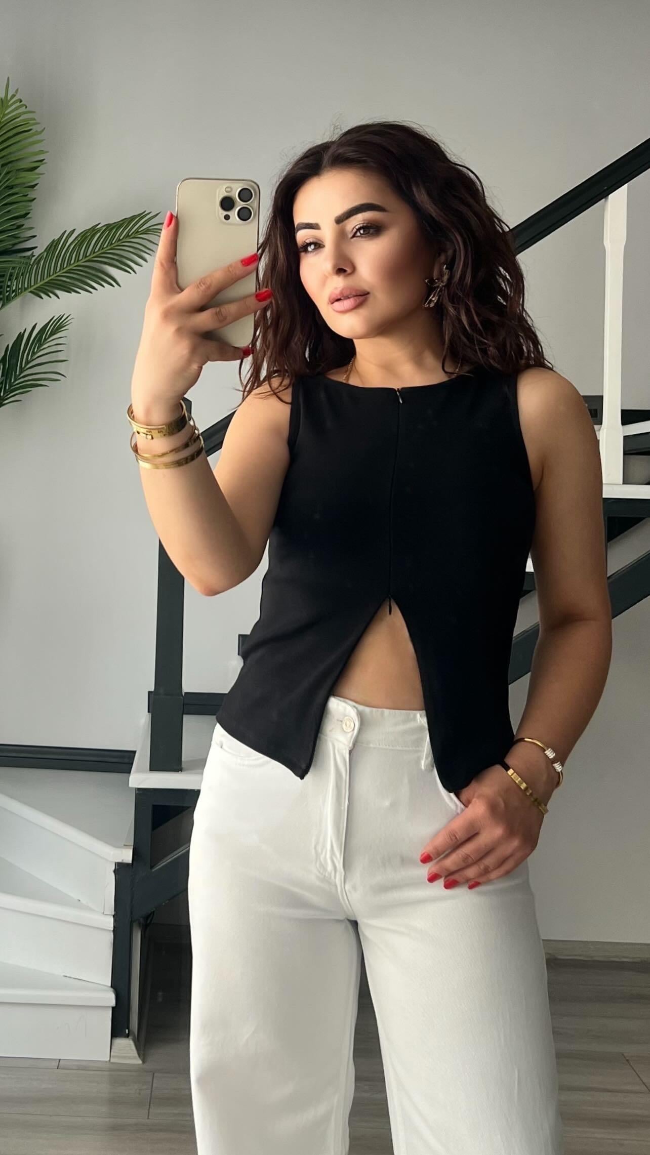 Siyah Fermuarlı Bluz