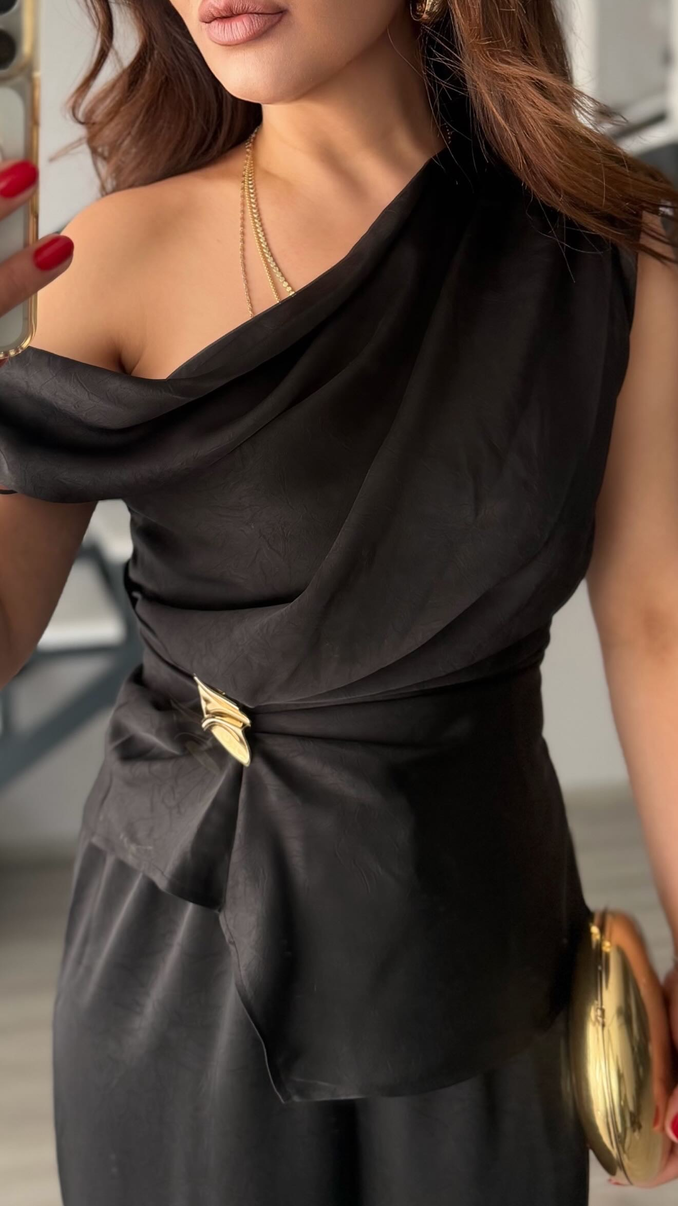 Siyah Gold Toka Detaylı Saten Bluz-Pantolon Takım