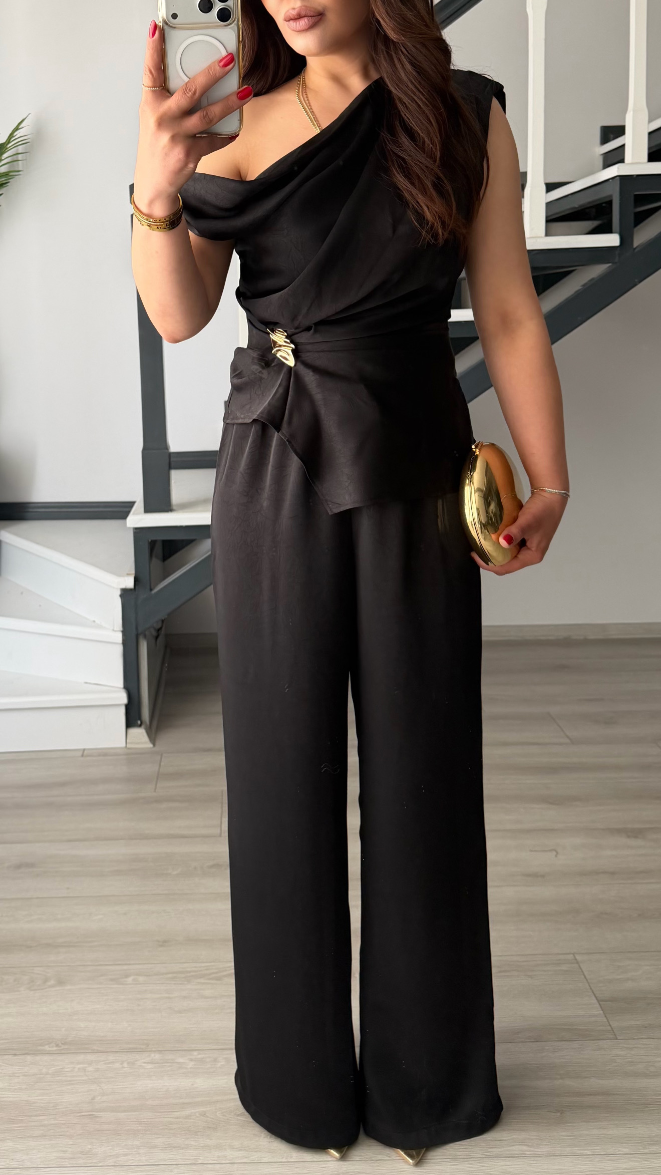 Siyah Gold Toka Detaylı Saten Bluz-Pantolon Takım