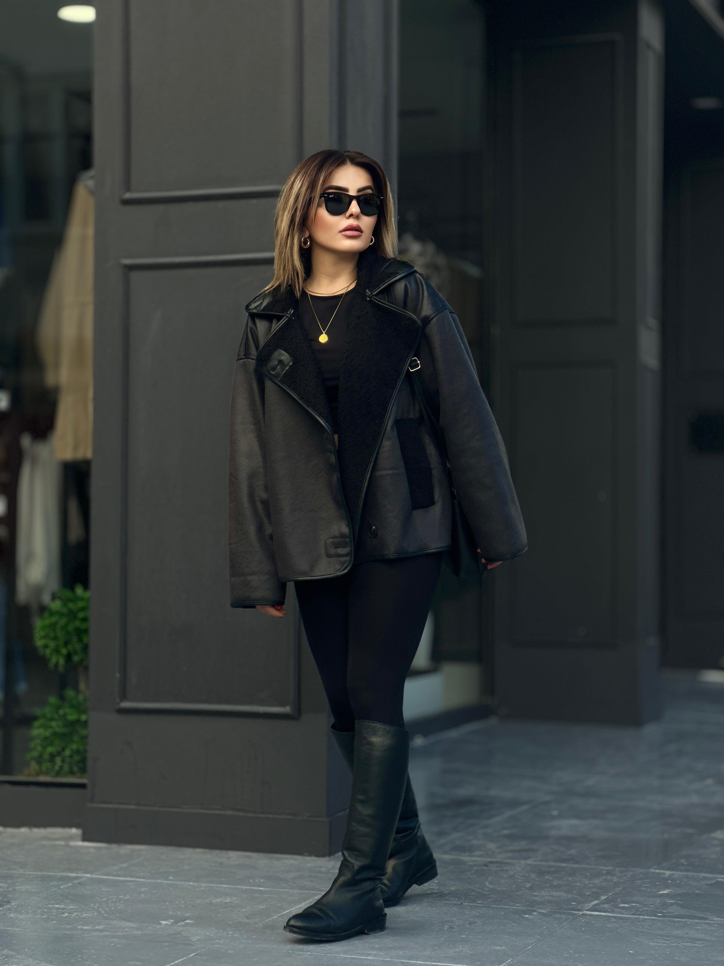 Siyah İçi Kürklü Oversize Ceket 