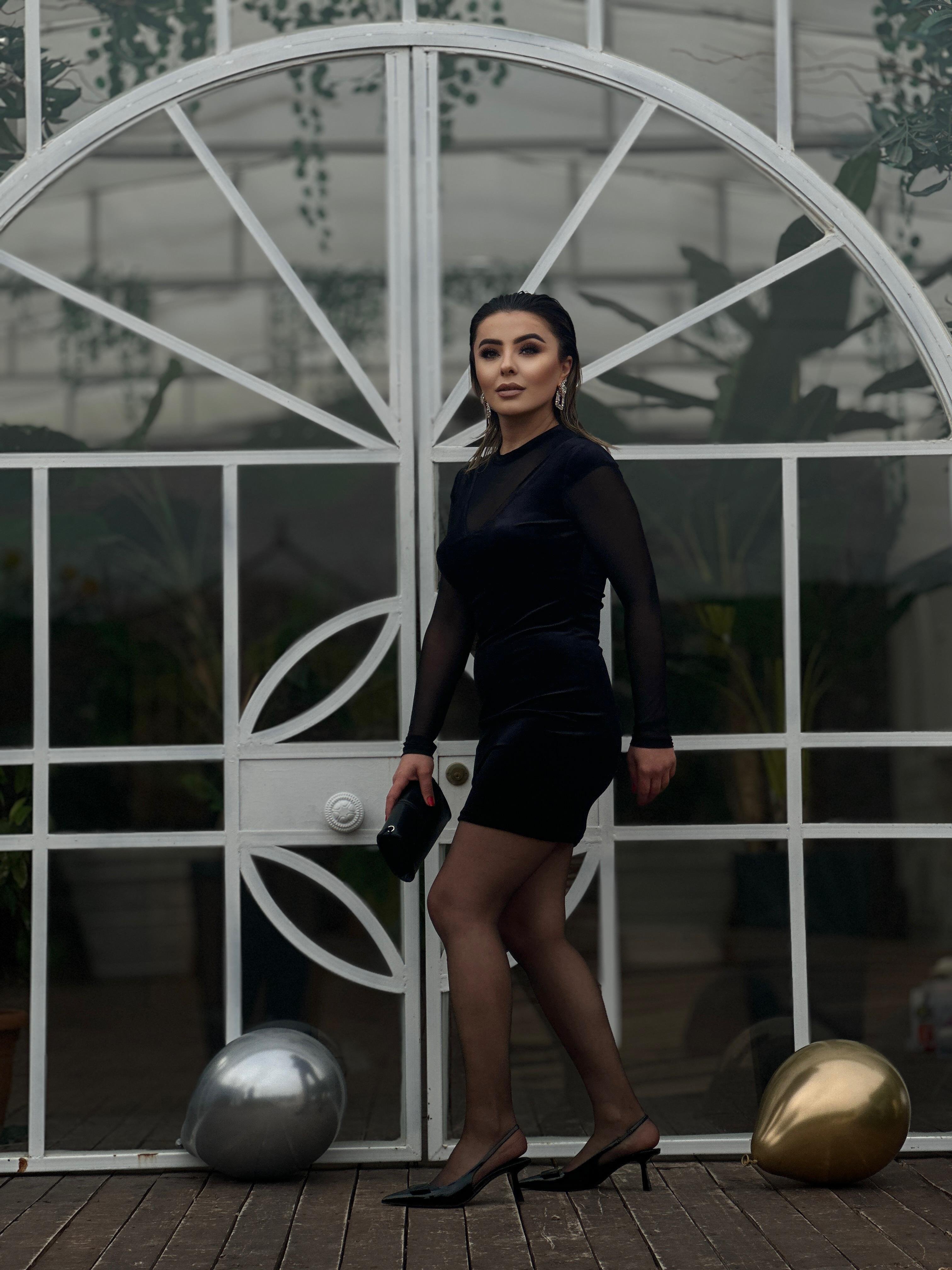 Siyah Kadife Tüllü Elbise