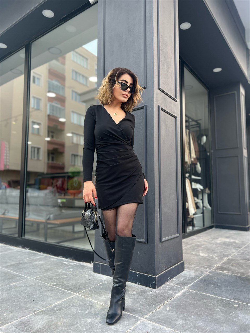 Siyah Kruvaze Drapeli Mini Elbise