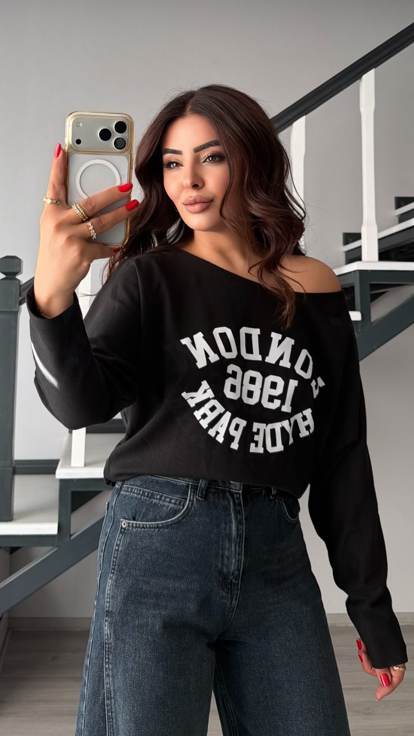 Siyah Modal Kayık Yaka Bluz