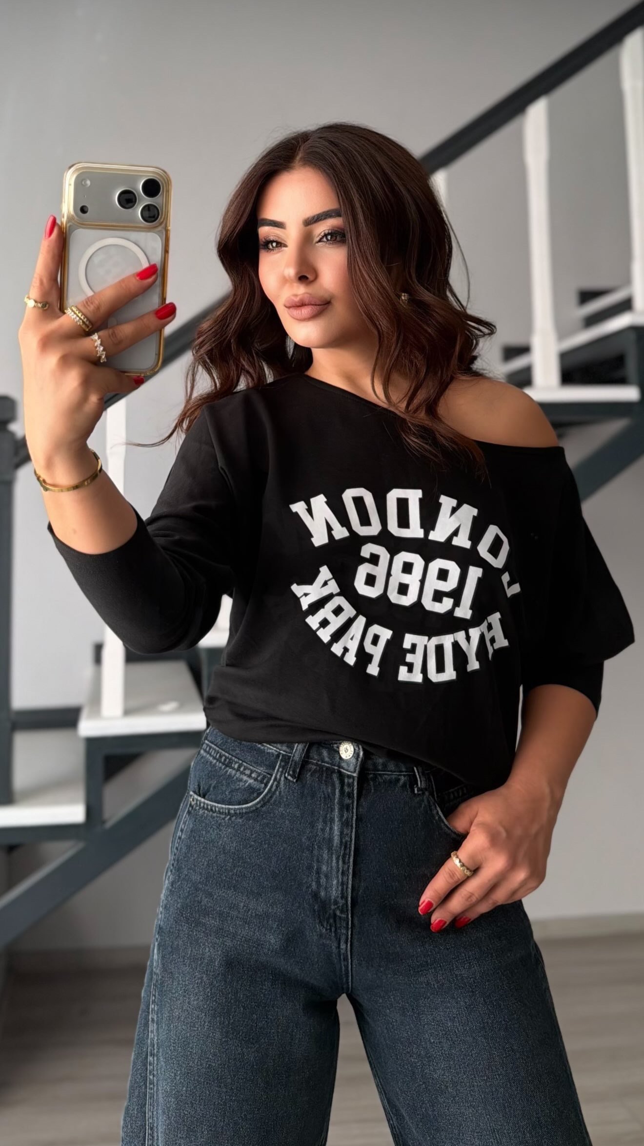 Siyah Modal Kayık Yaka Bluz