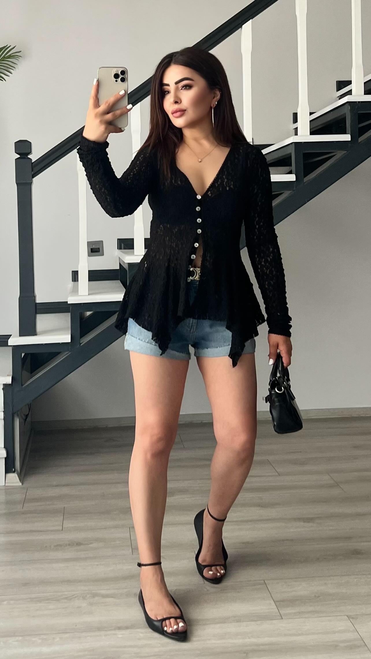 Siyah Peplum Dantel Bluz