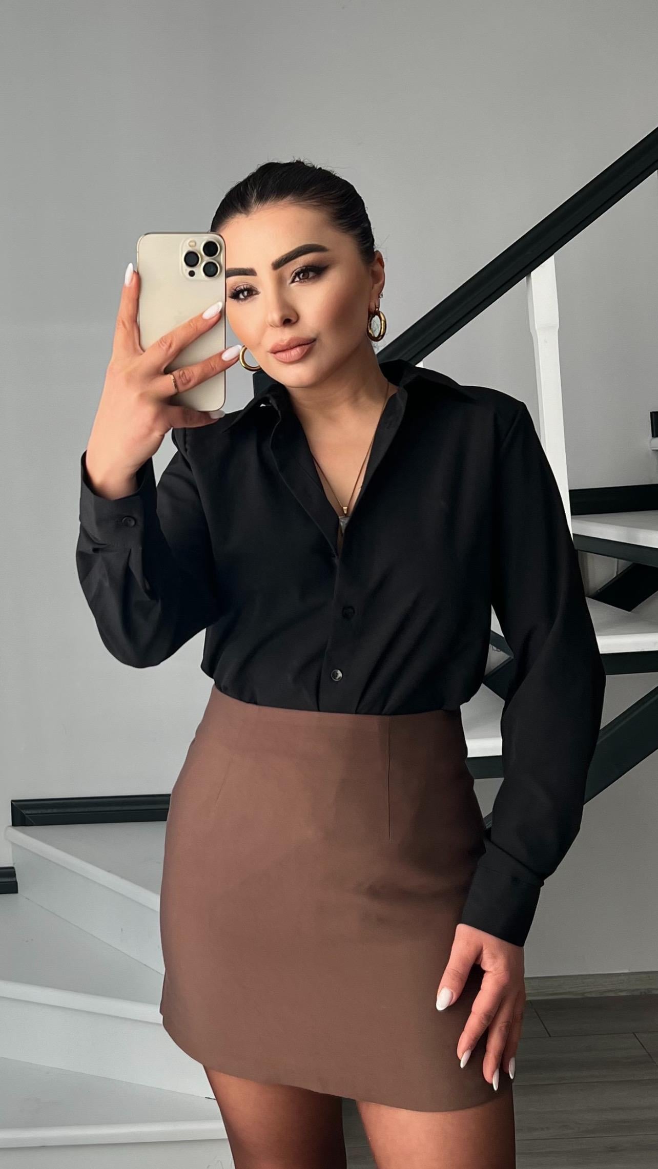 Siyah Vatkalı Basic Gömlek 