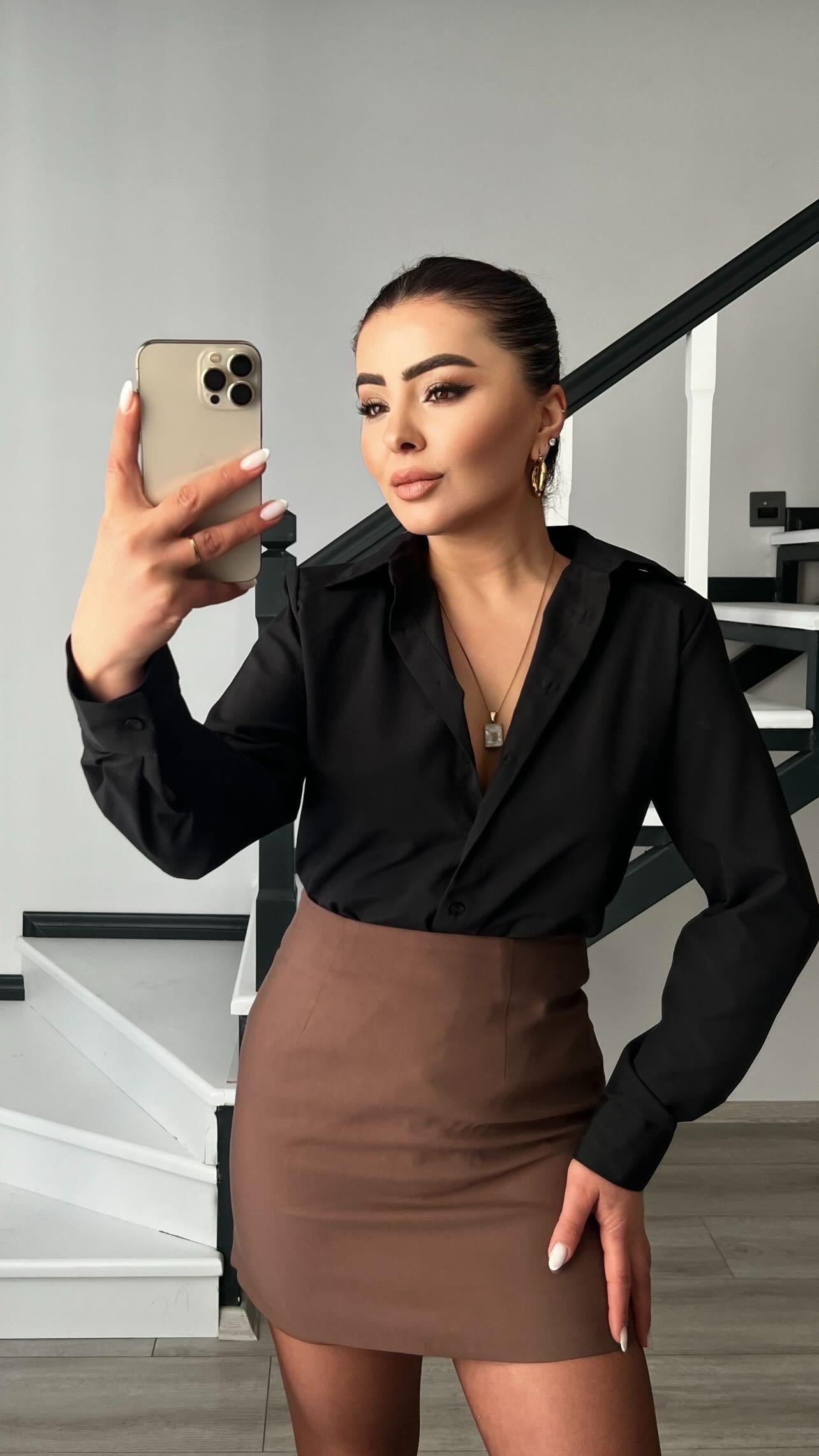Siyah Vatkalı Basic Gömlek 