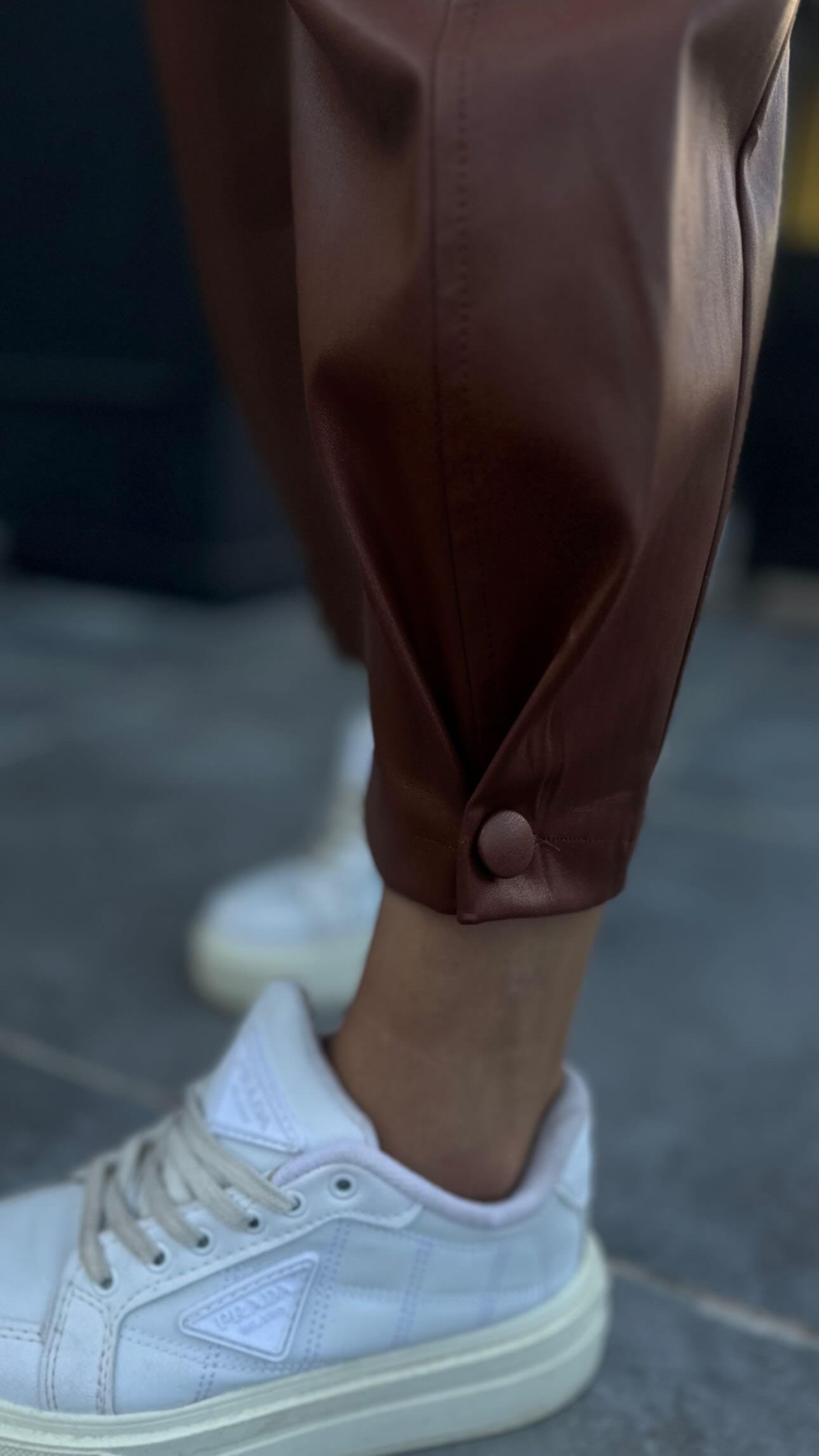 Taba Deri Paça Düğmeli Slouchy Pantolon