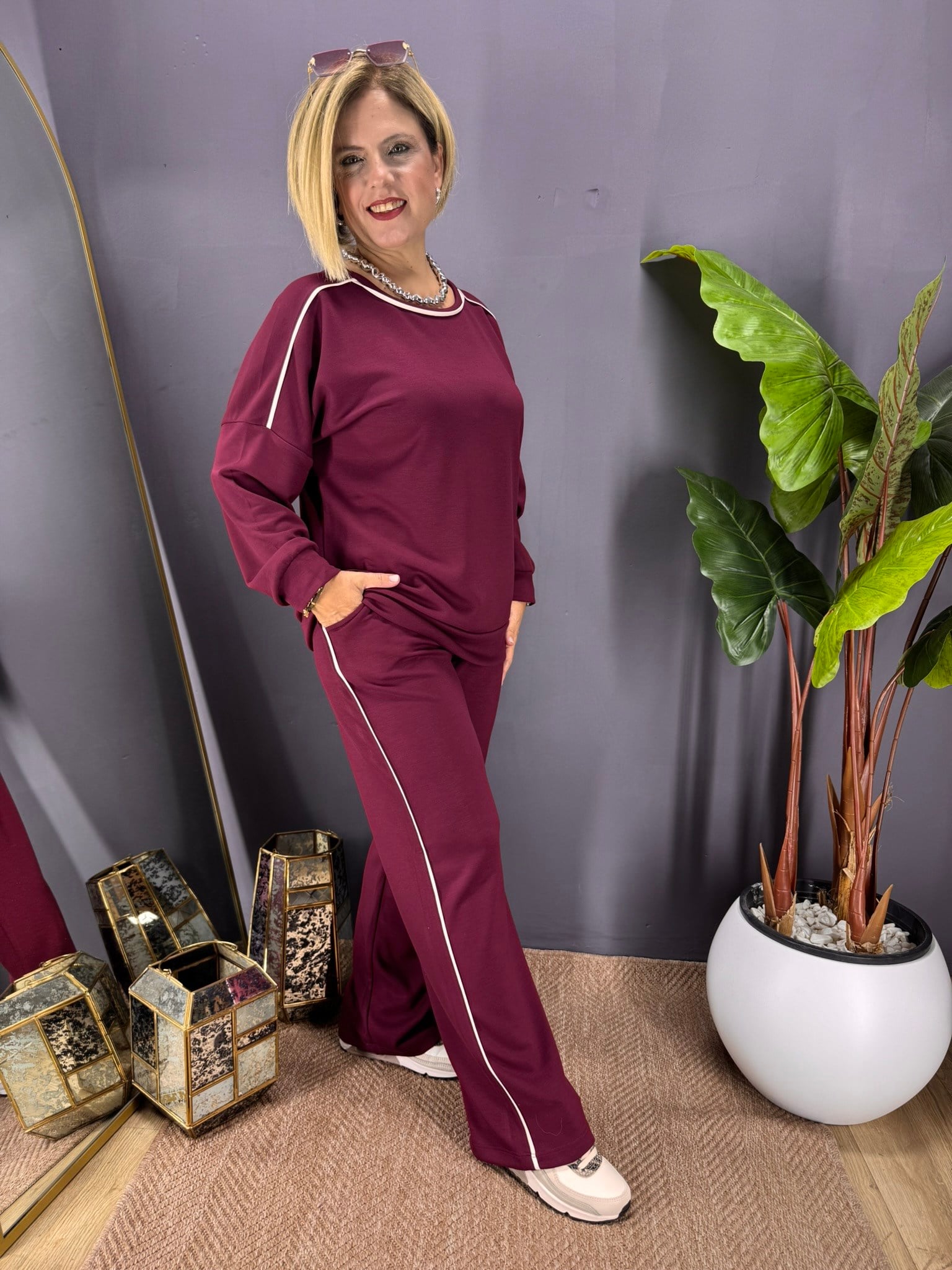 EYZ1012 BORDO YUVARLAK YAKA BEYAZ BİYELİ EŞOFMAN TAKIM