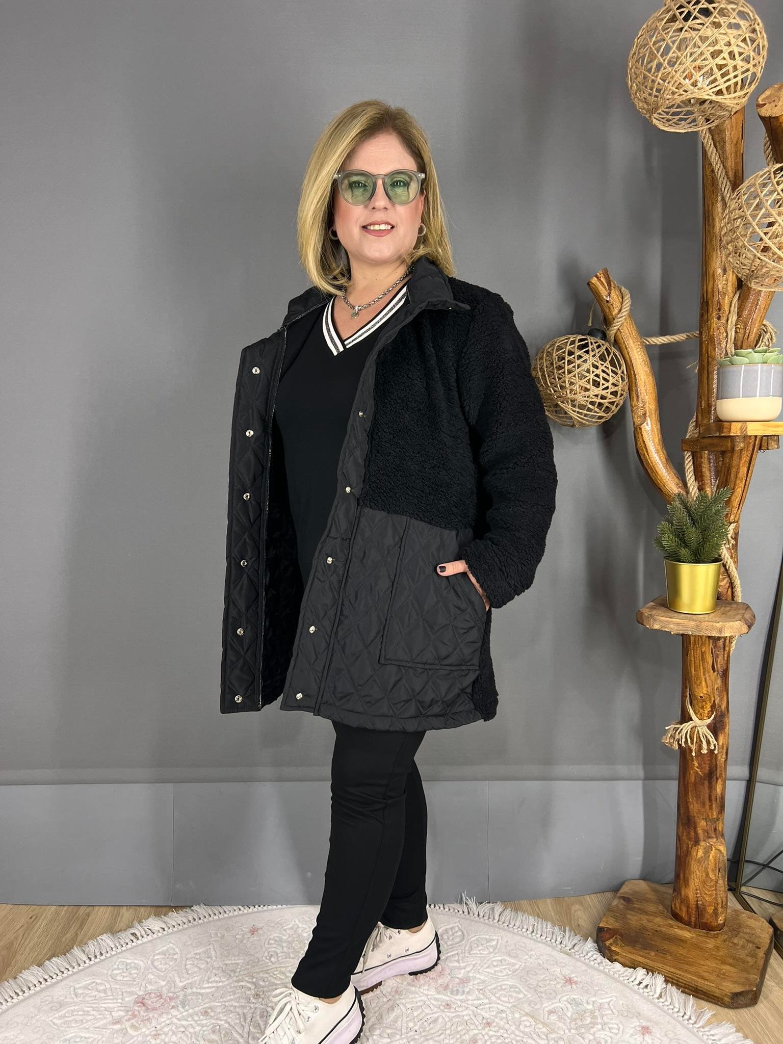 EYZ414 SİYAH PELUŞ ÇITÇITLI CEKET