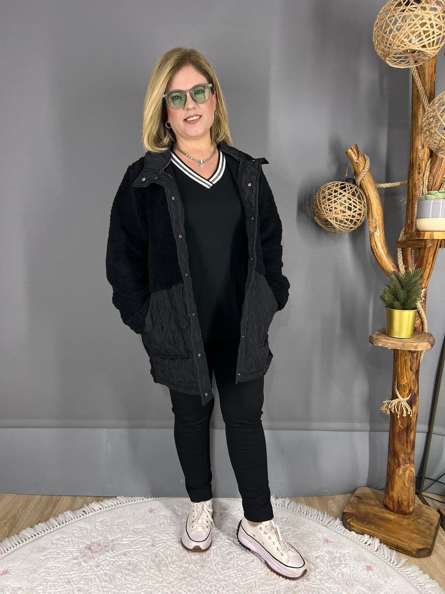 EYZ414 SİYAH PELUŞ ÇITÇITLI CEKET