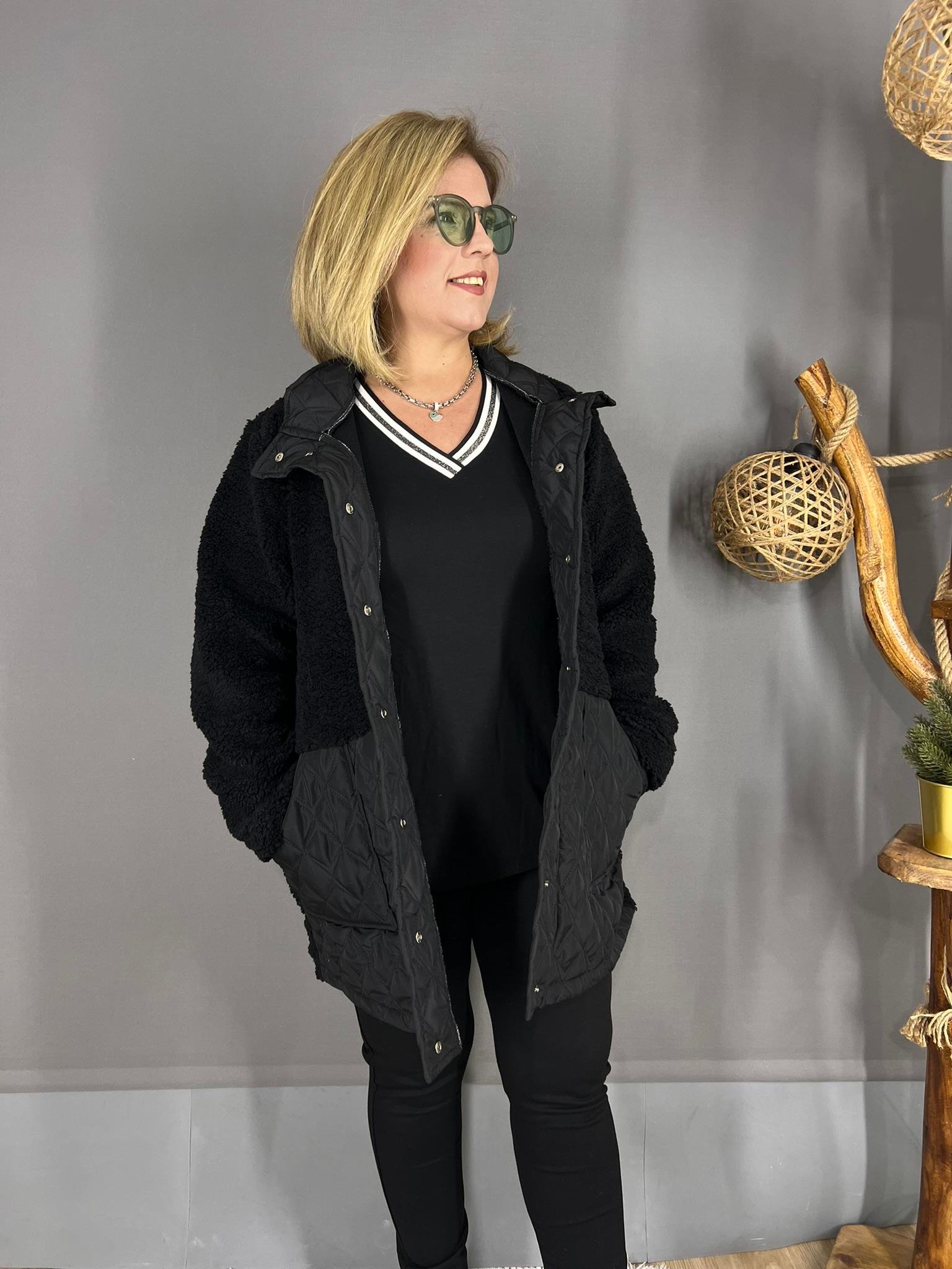 EYZ414 SİYAH PELUŞ ÇITÇITLI CEKET